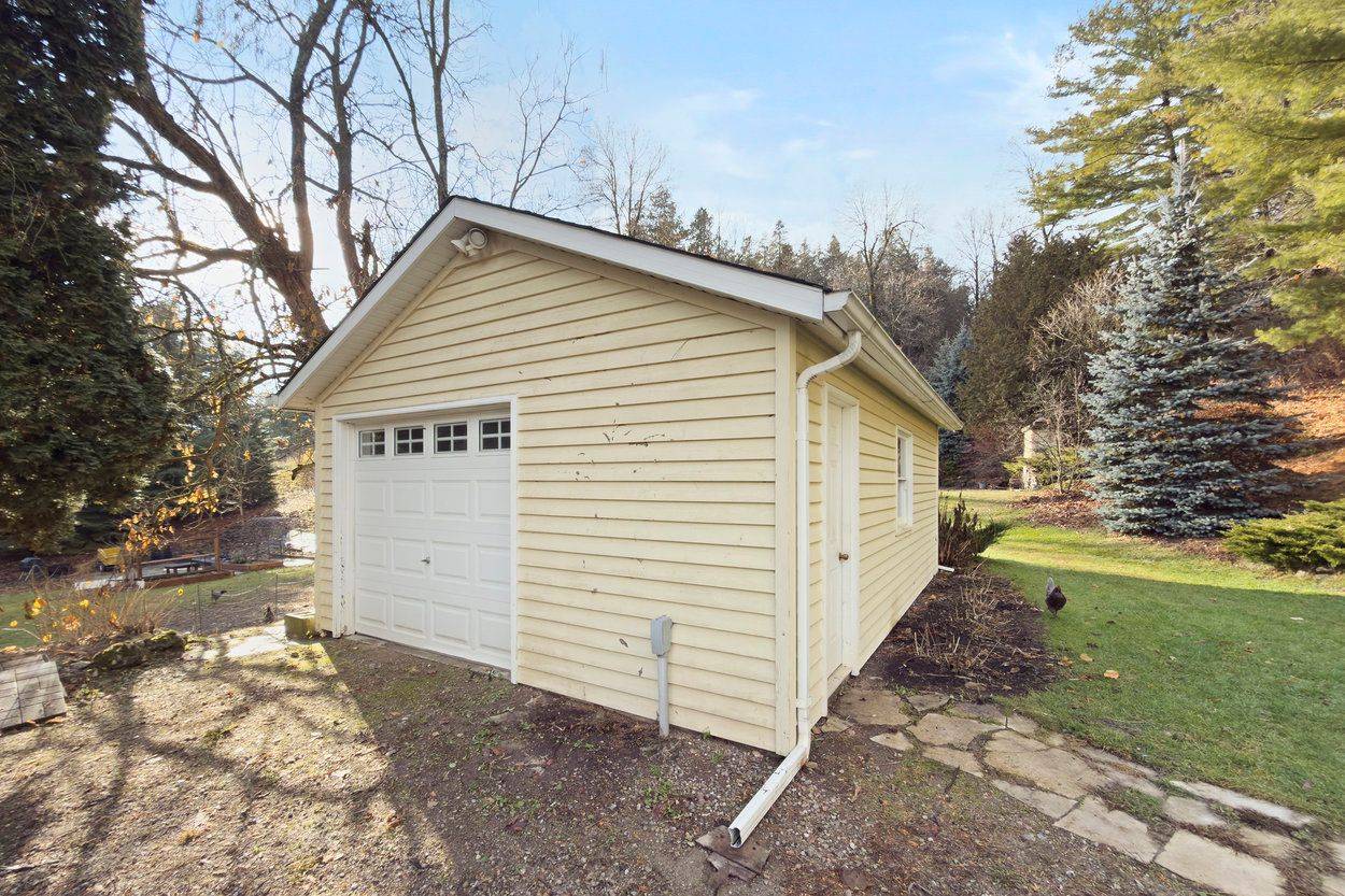 Mono, ON L9W 6H5,994290 Mono Adjala Townline