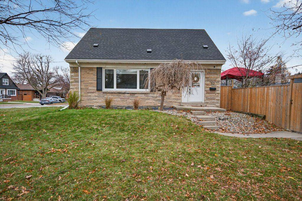 Hamilton, ON L8K 2A9,52 Sylvia CRES