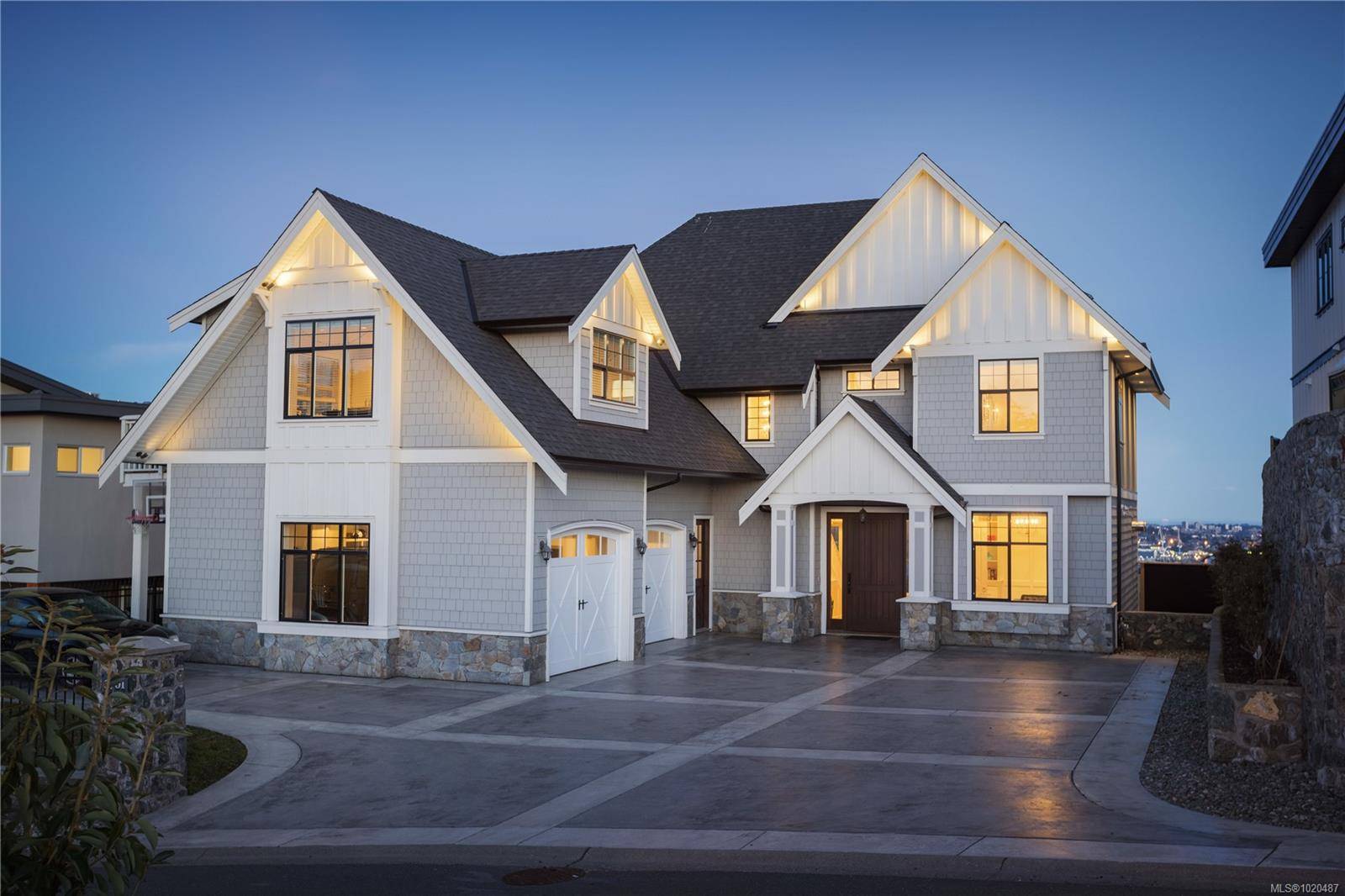 Langford, BC V9B 0A9,2701 Goldstone Hts