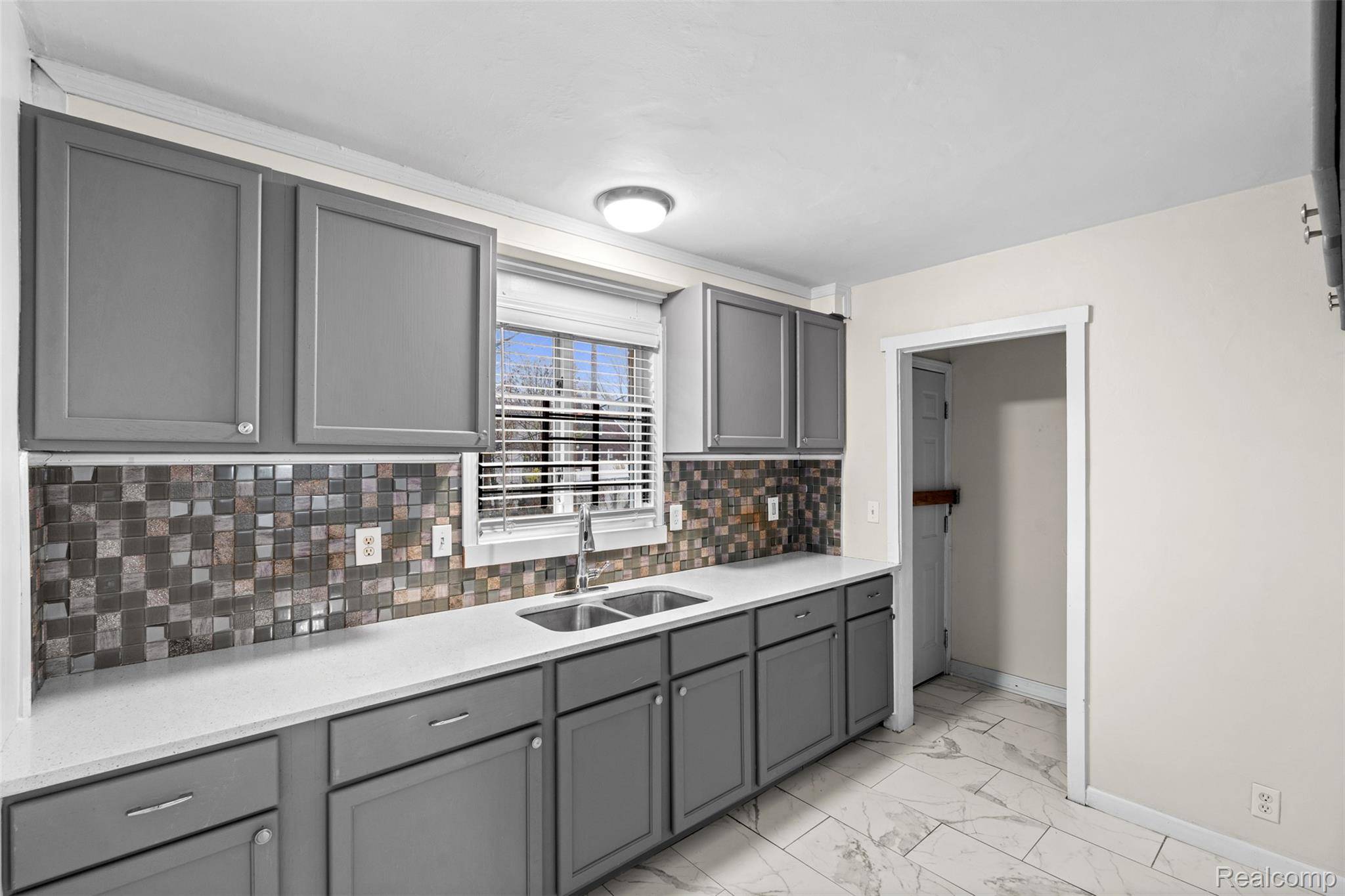 Detroit, MI 48227,15751 Biltmore ST