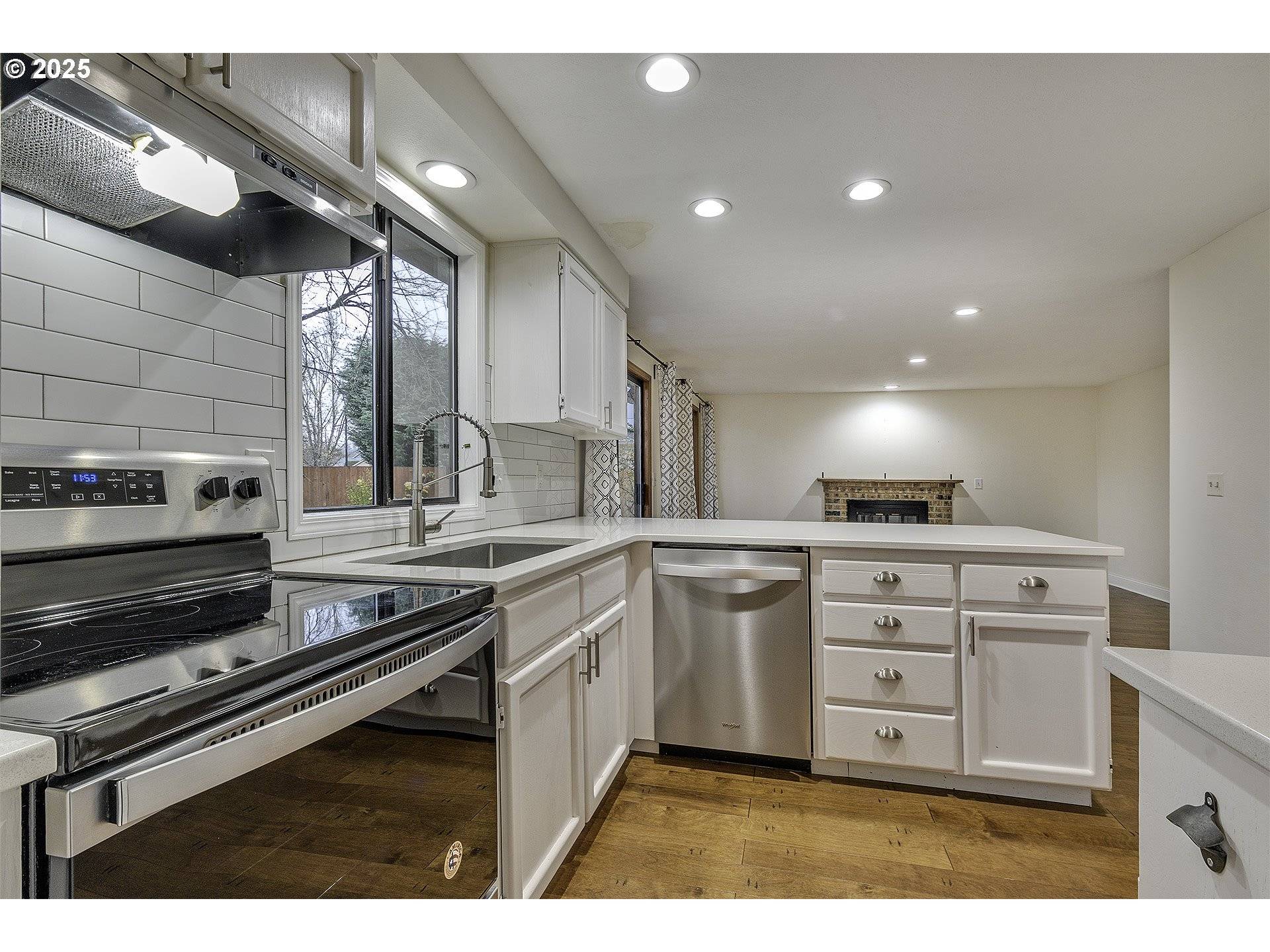 Hillsboro, OR 97124,1265 NE 56TH CT