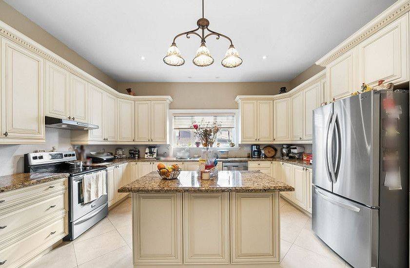 Vaughan, ON L4L 1A7,40 Simmons ST