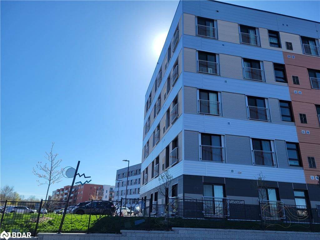 Orillia, ON L3V 8N5,75 Barrie RD #513