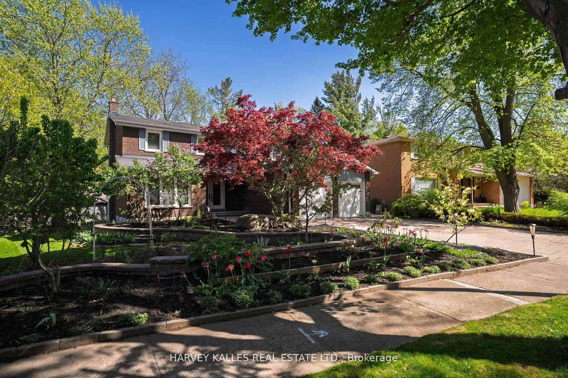 Mississauga, ON L5H 3V4,1268 Cermel DR W