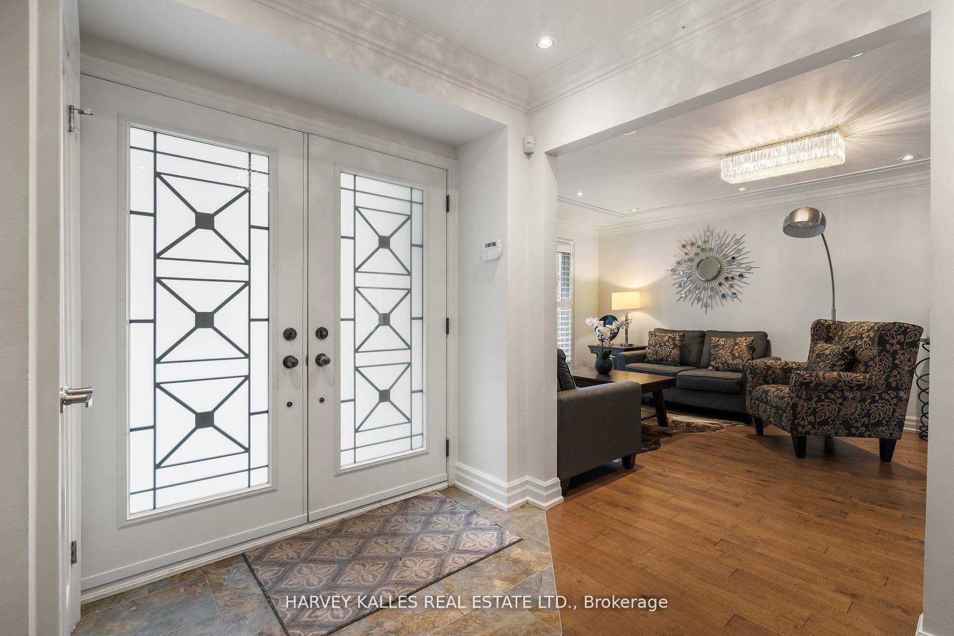 Mississauga, ON L5H 3V4,1268 Cermel DR W