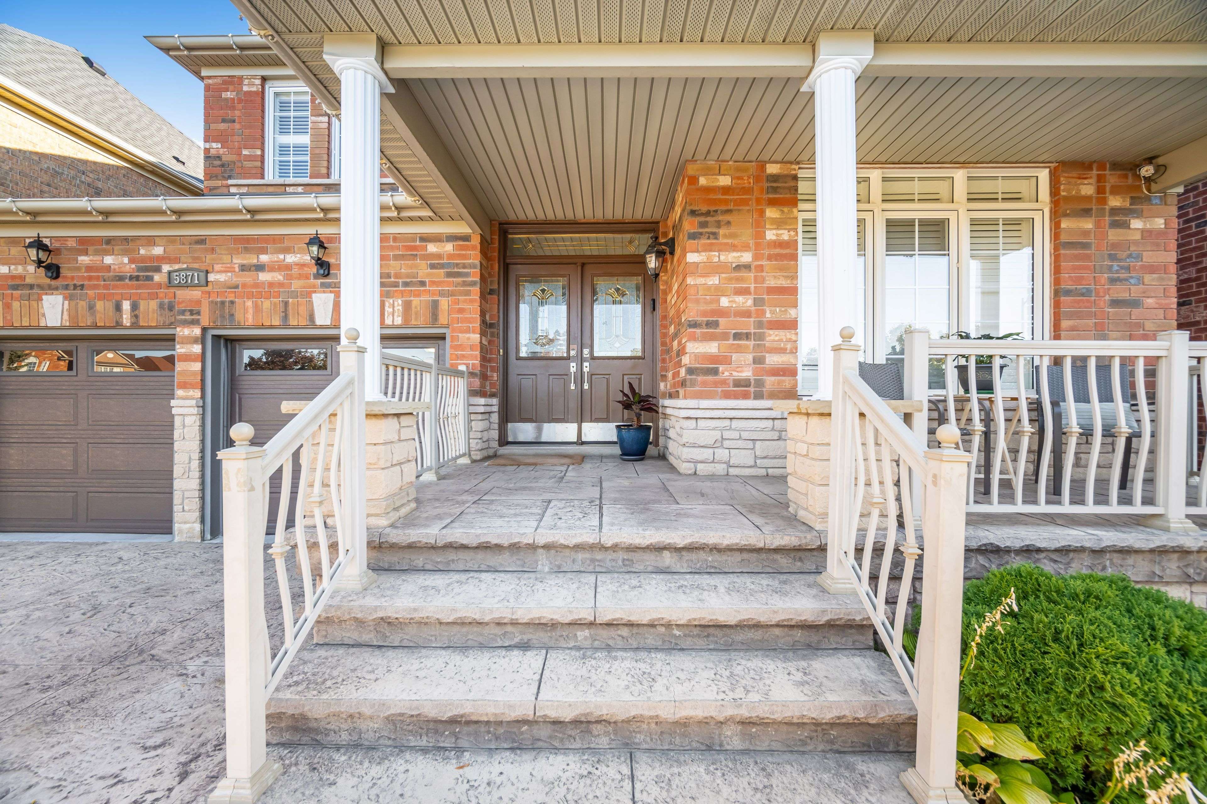 Mississauga, ON L5M 6J5,5871 Long Valley RD E