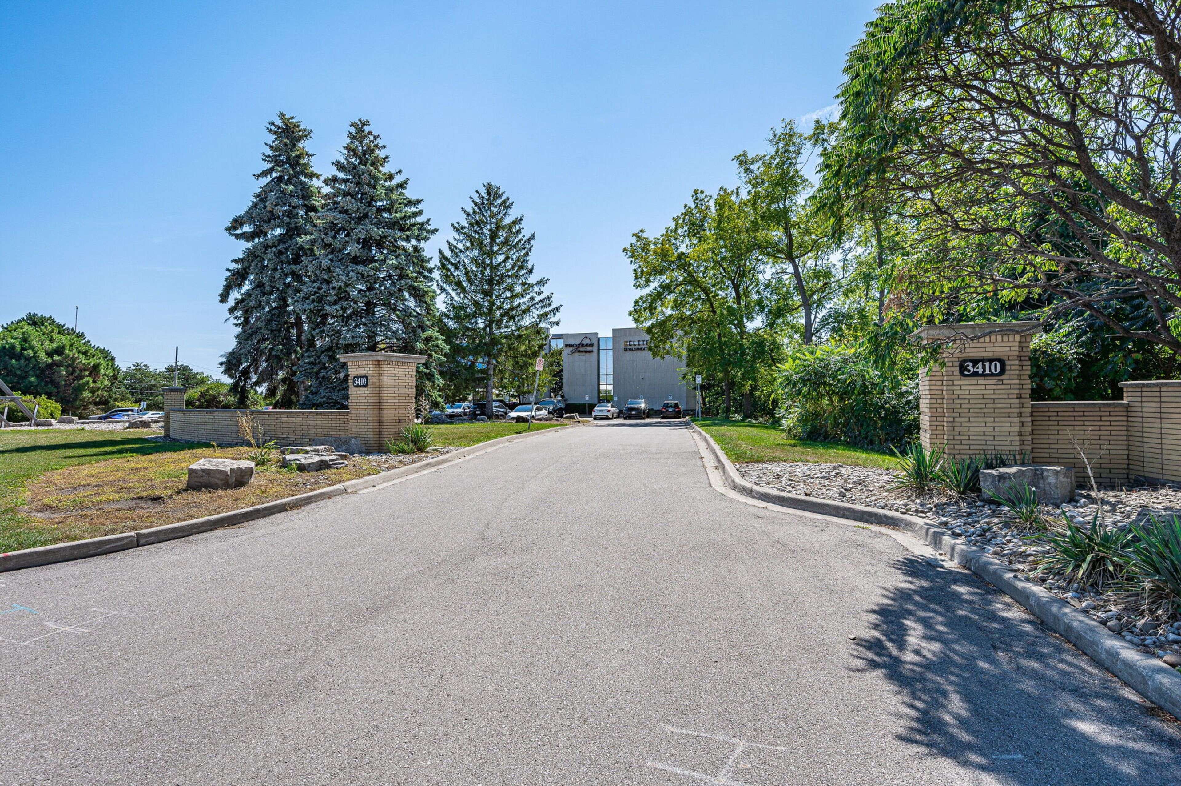 Burlington, ON L7N 3T9,3410 South Service RD #103