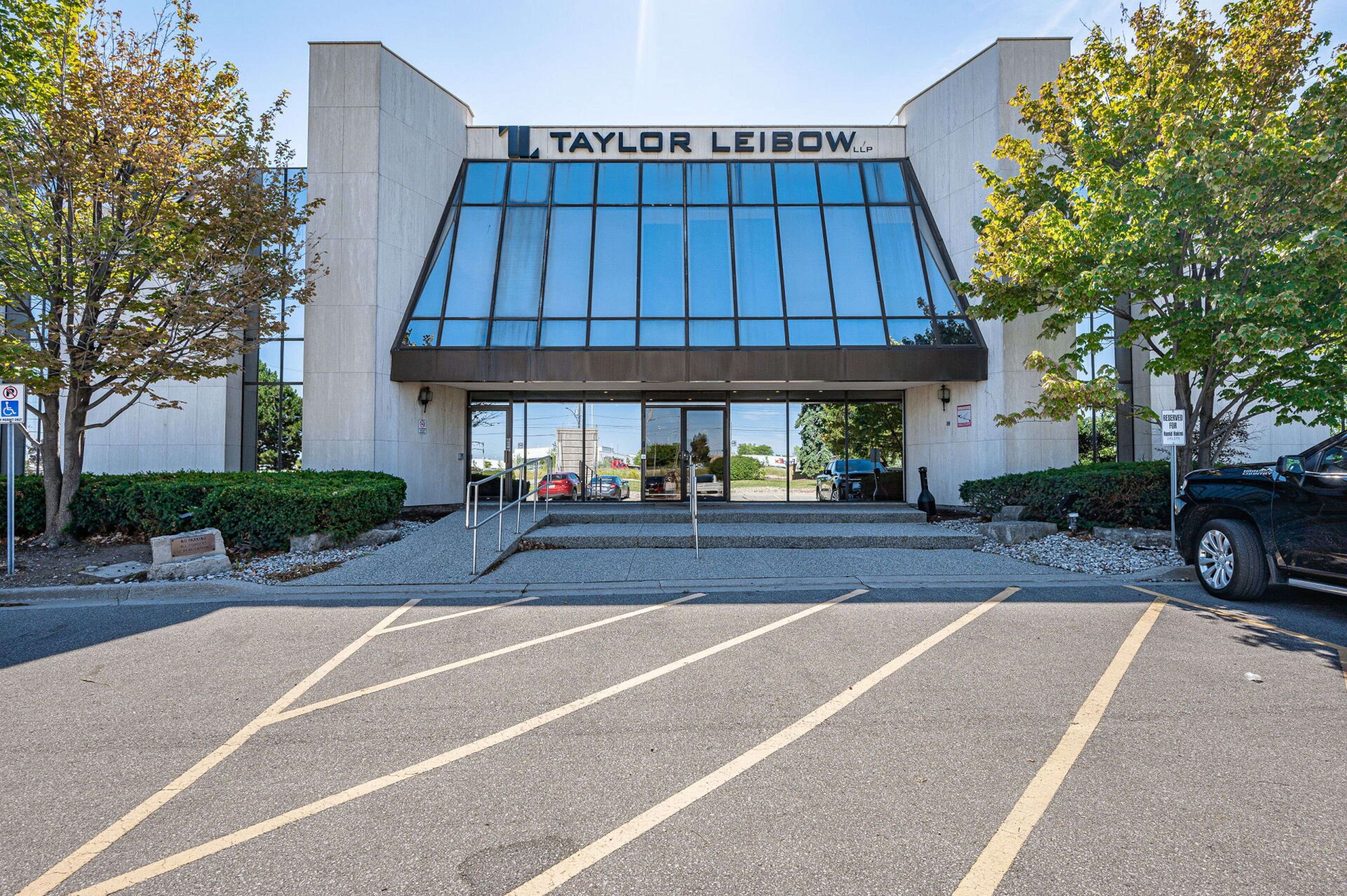 Burlington, ON L7N 3T9,3410 South Service RD #103