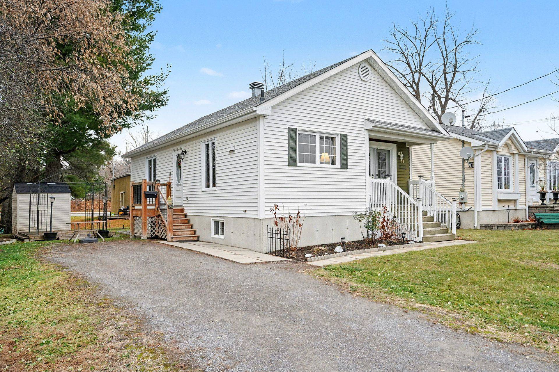 Perth, ON K7H 2W4,11 Queen ST