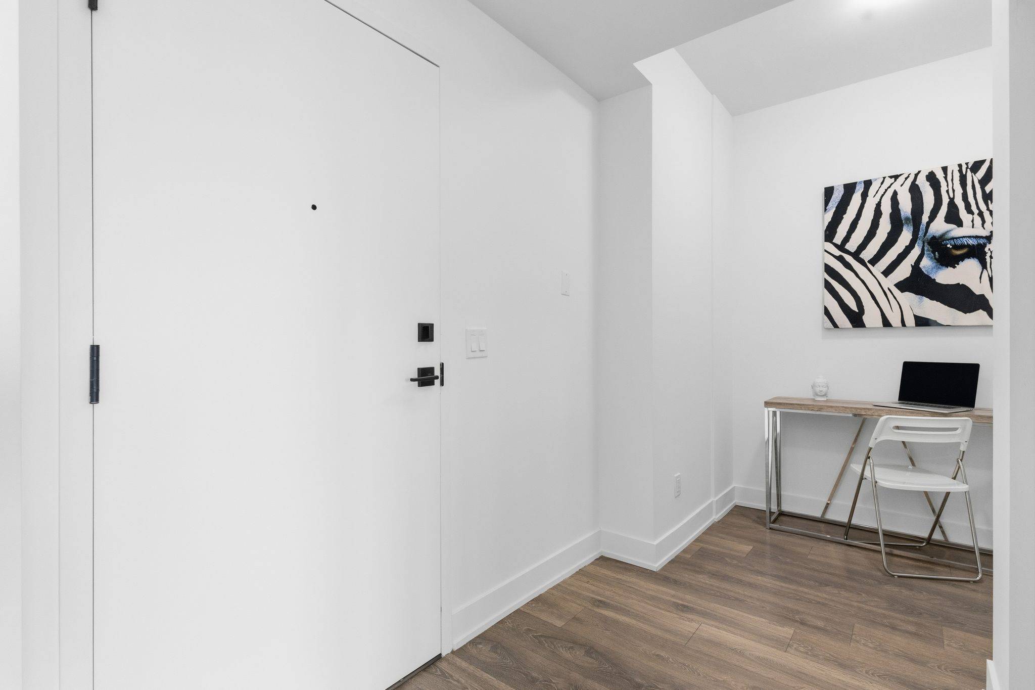 Oakville, ON L6H 3R8,2489 Taunton RD #815