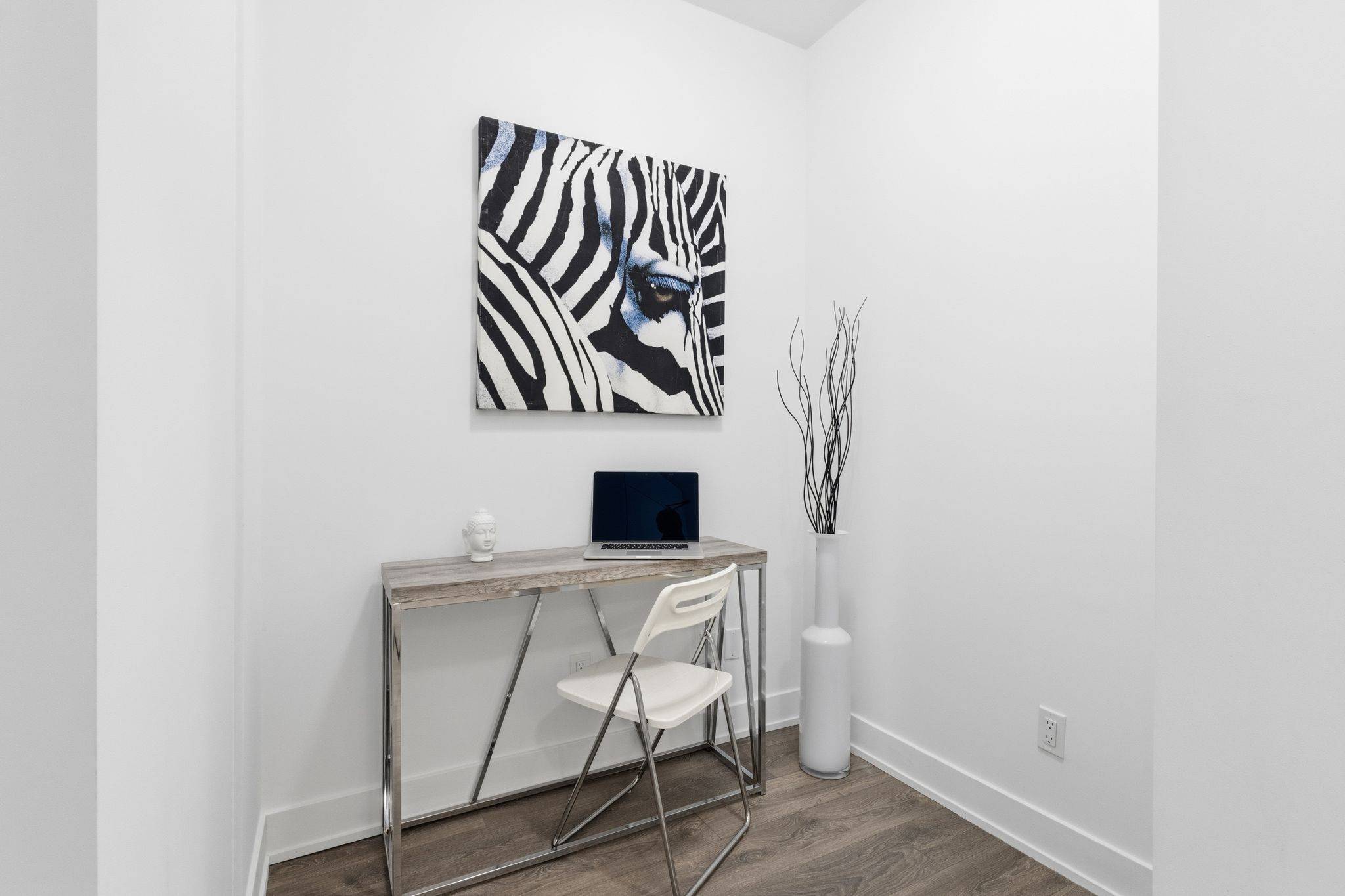 Oakville, ON L6H 3R8,2489 Taunton RD #815