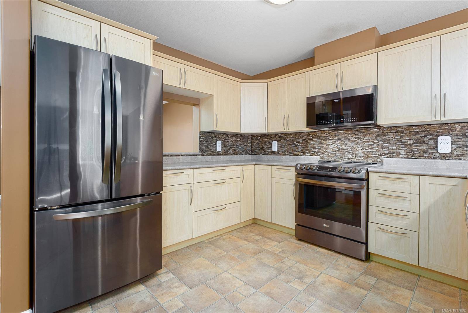 Courtenay, BC V9N 4A4,2728 1st St #40