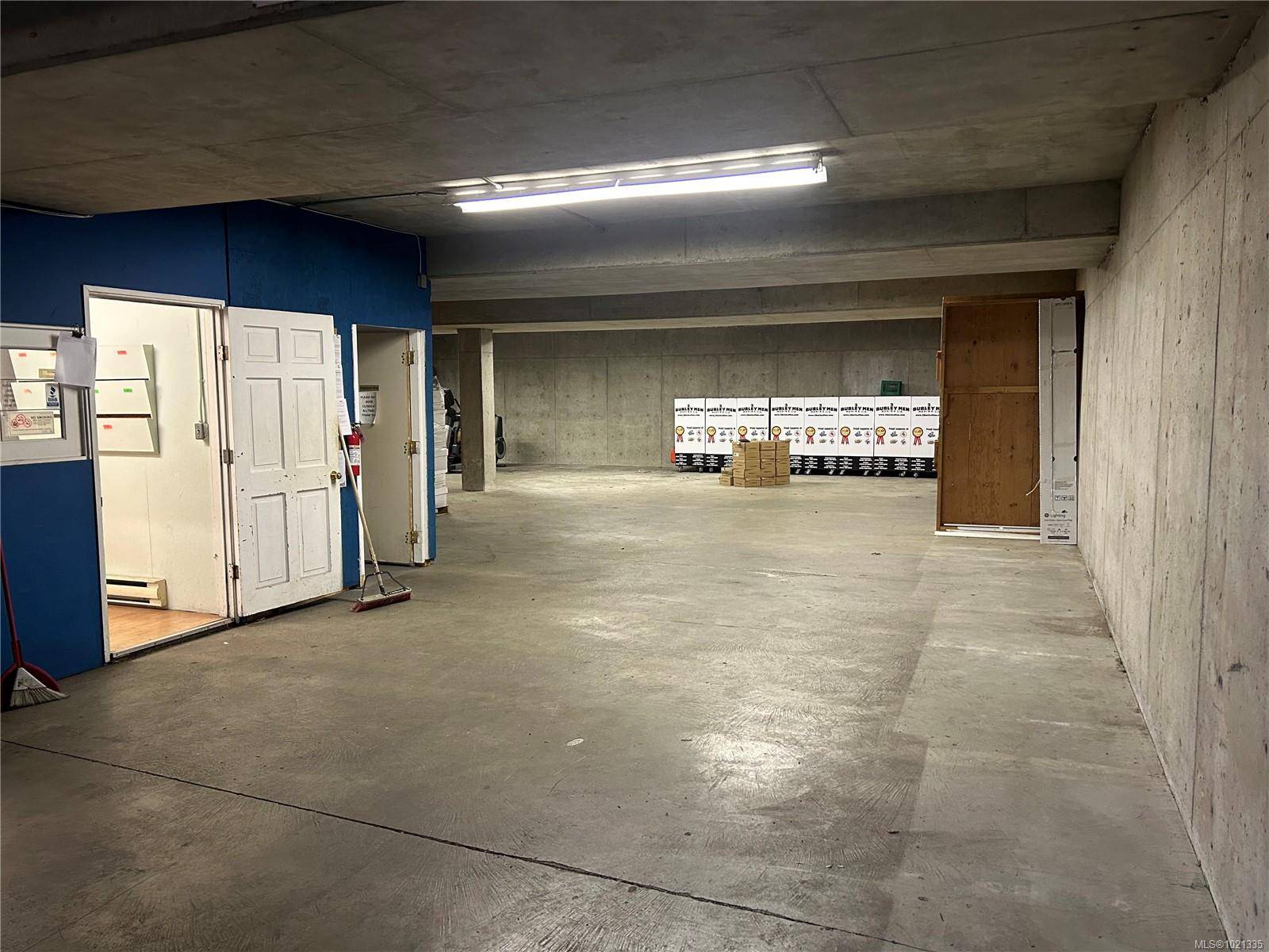 Esquimalt, BC V9A 6A9,785 Lampson St