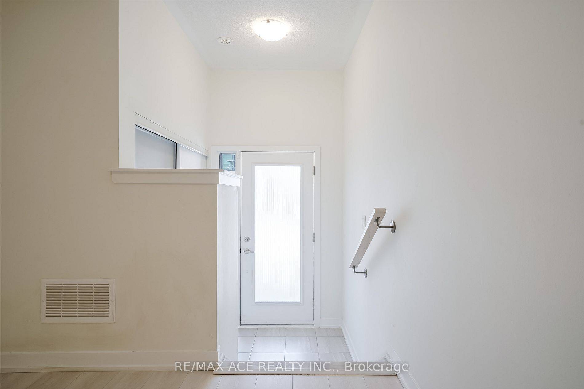 Pickering, ON L1V 0H2,1865 Pickering Pkwy #1501