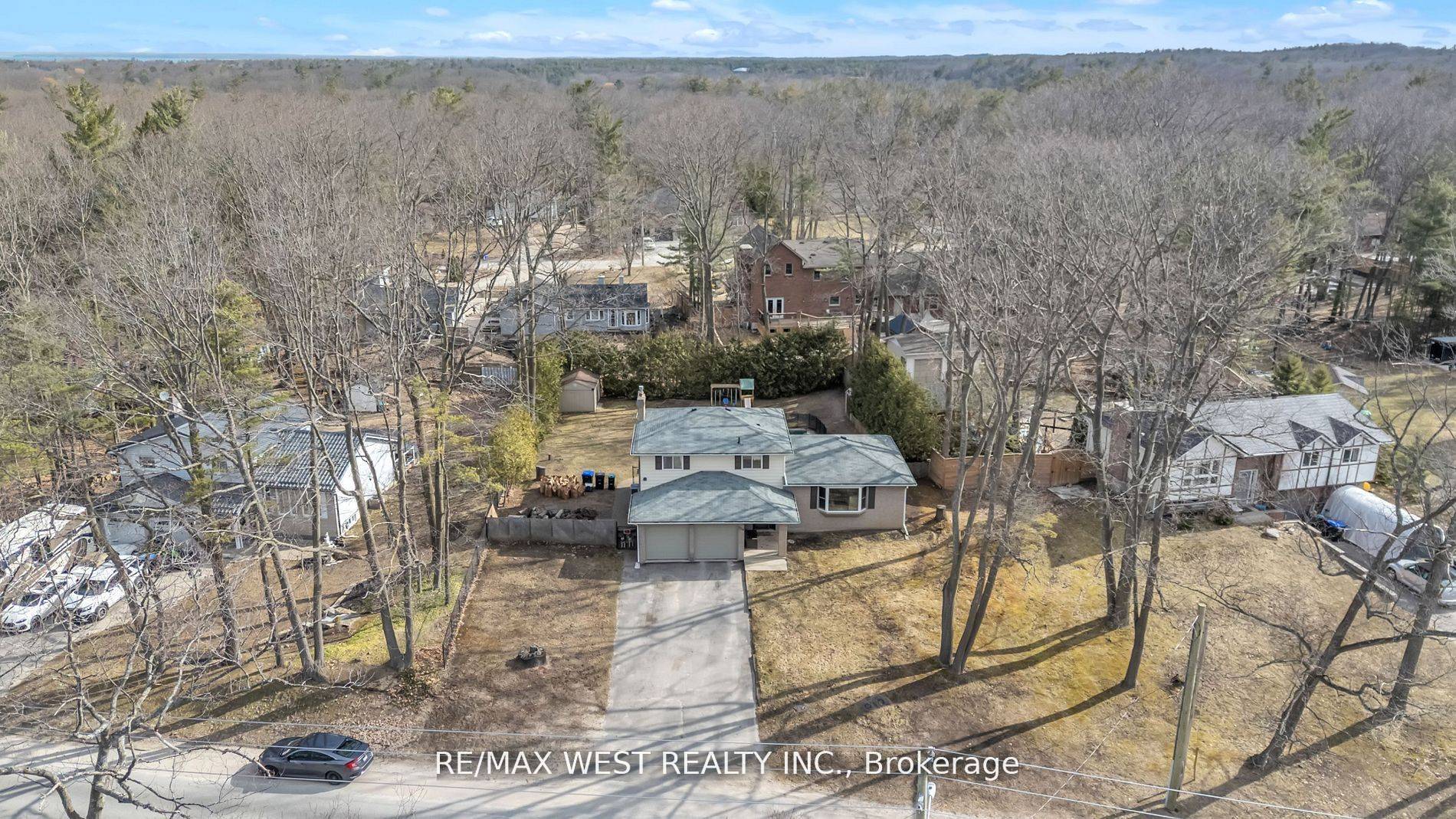 Wasaga Beach, ON L9Z 2T4,279 Sunnidale RD