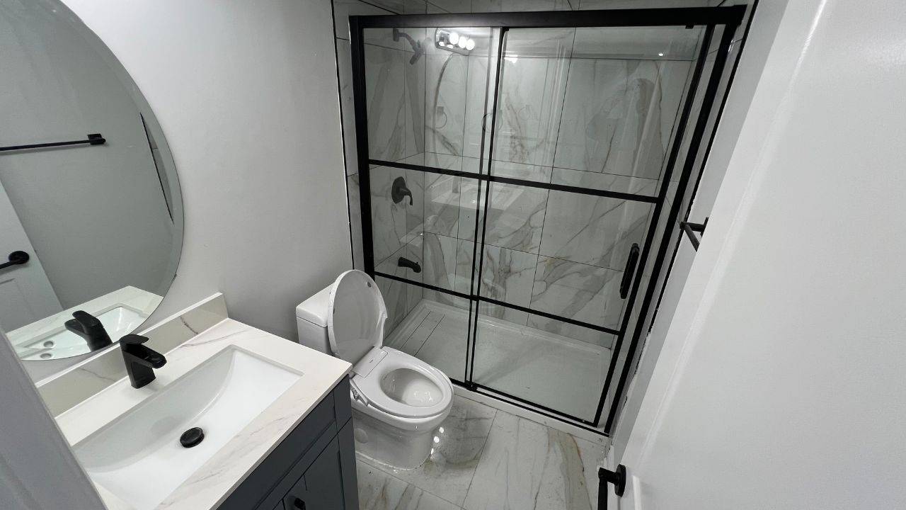 Mississauga, ON L5M 8A4,3896 Skyview ST #Lower