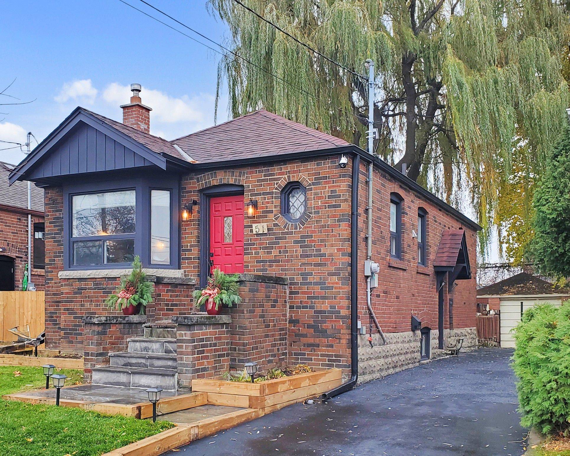 Toronto W03, ON M6M 1N5,51 Juliet CRES