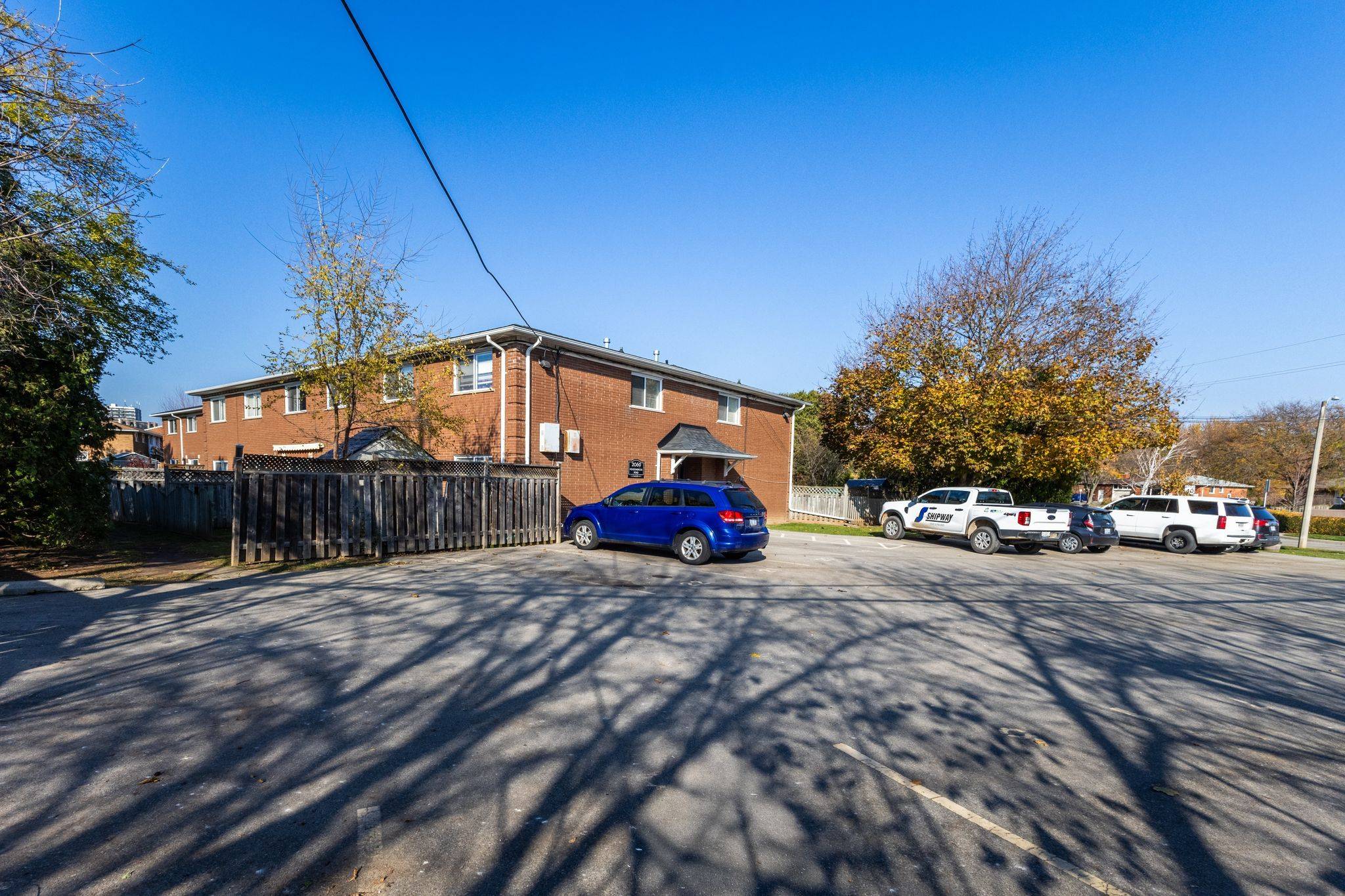 Burlington, ON L7P 2A3,2069 MEADOWBROOK RD #4