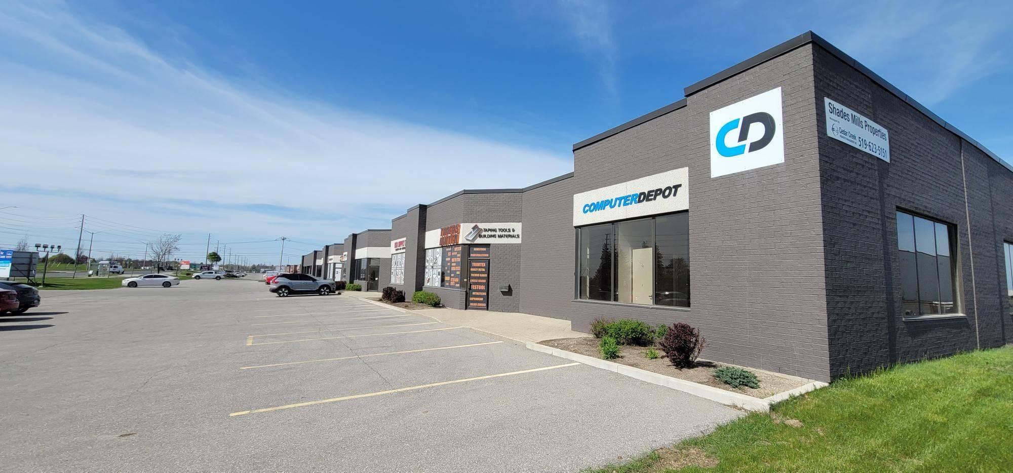 Cambridge, ON N1R 7Y5,1185 Franklin BLVD #Unit 8