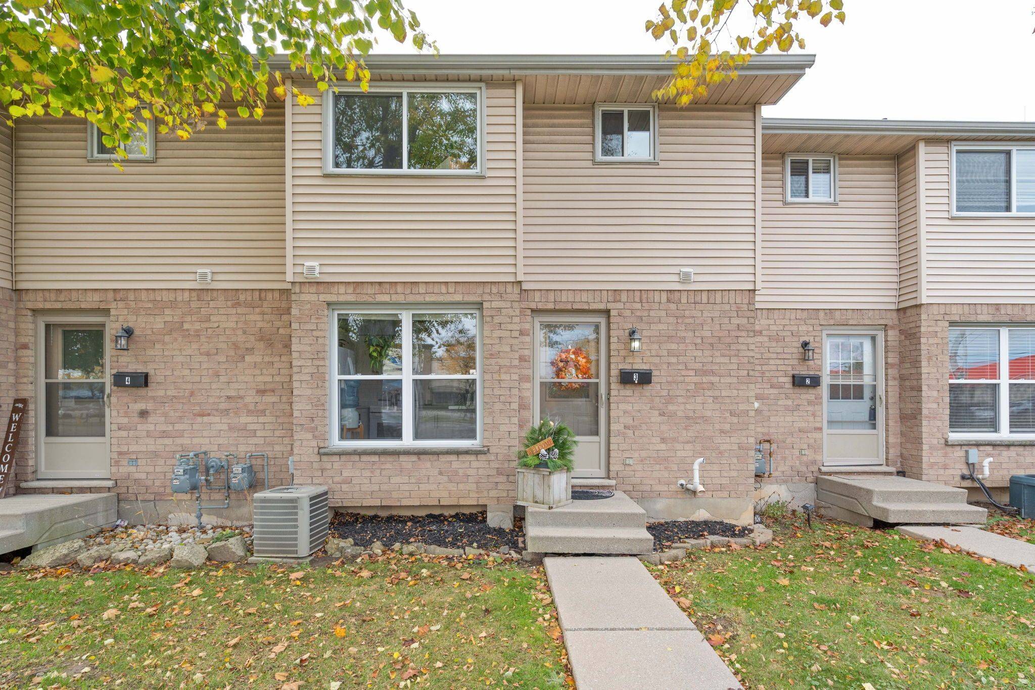 London South, ON N6J 2N7,757 Wharncliffe RD S #3