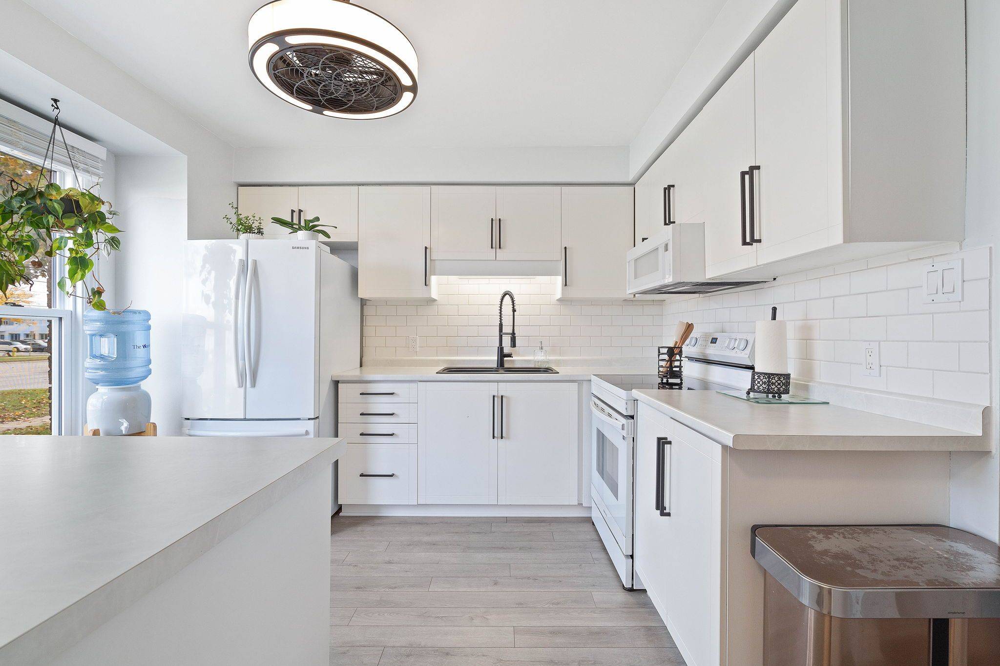 London South, ON N6J 2N7,757 Wharncliffe RD S #3