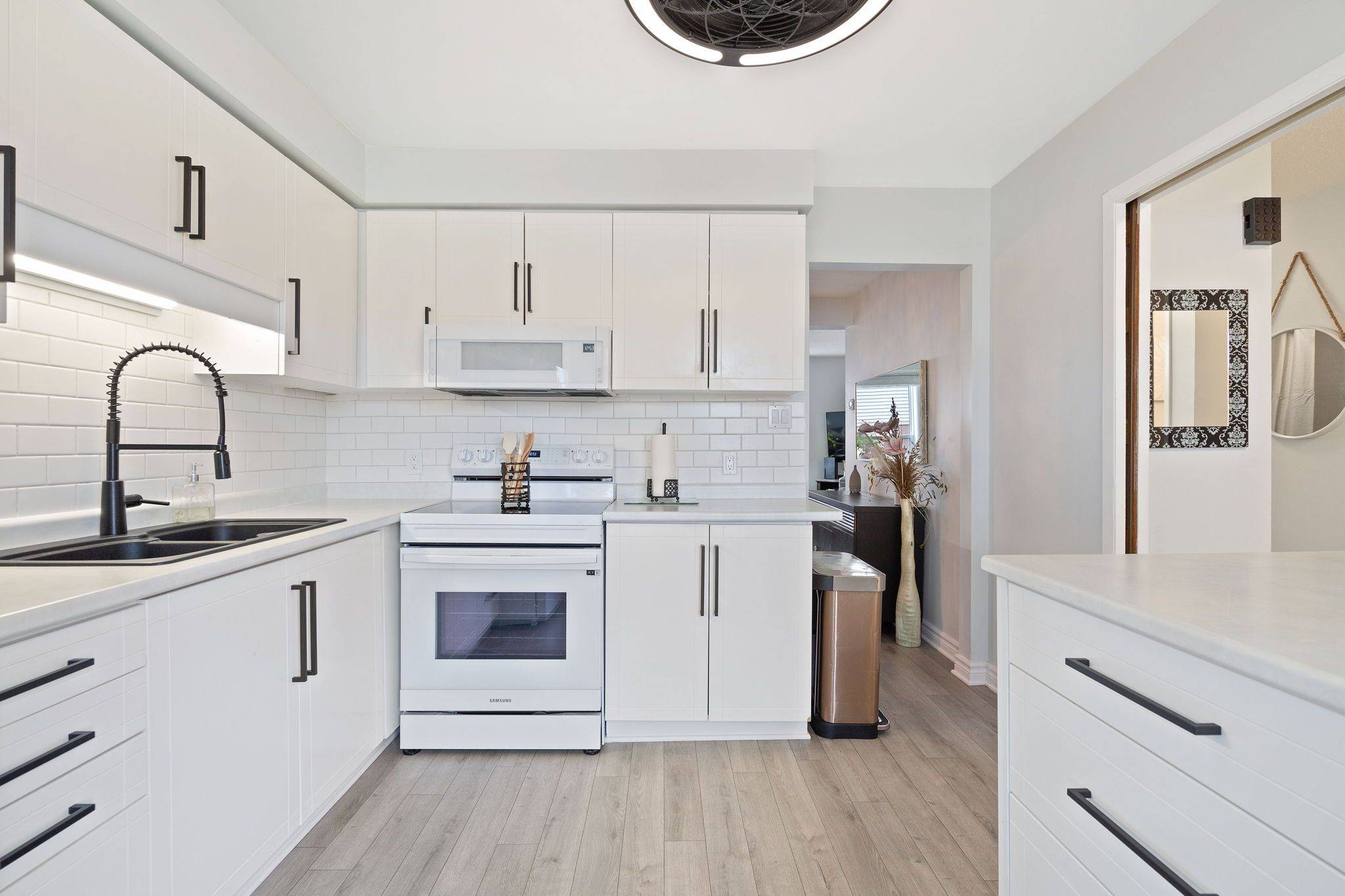 London South, ON N6J 2N7,757 Wharncliffe RD S #3