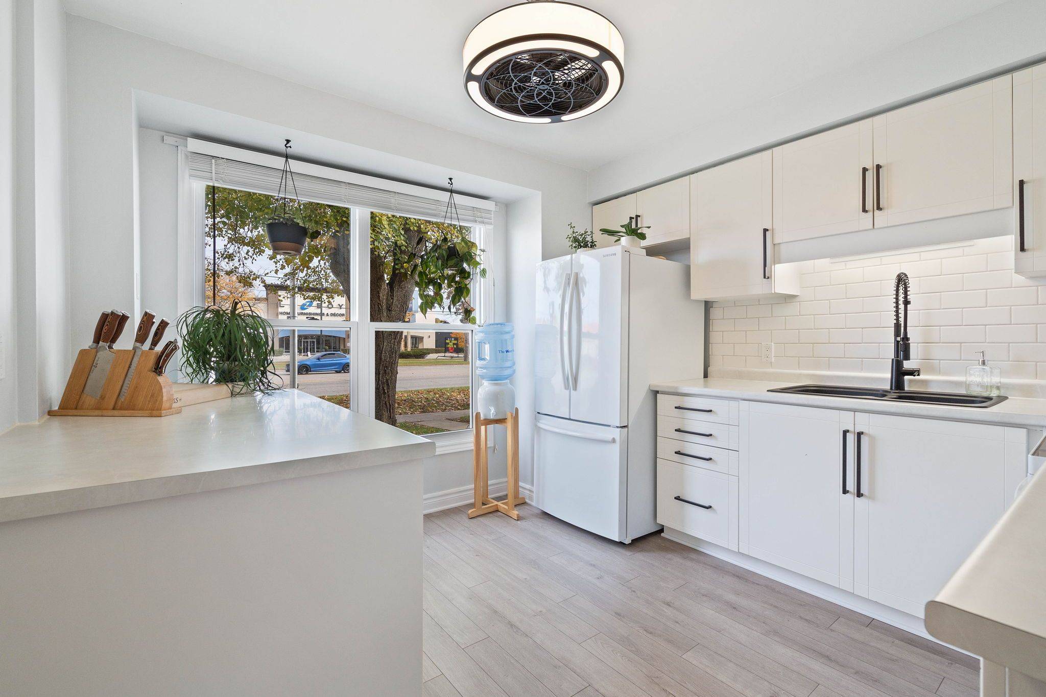 London South, ON N6J 2N7,757 Wharncliffe RD S #3