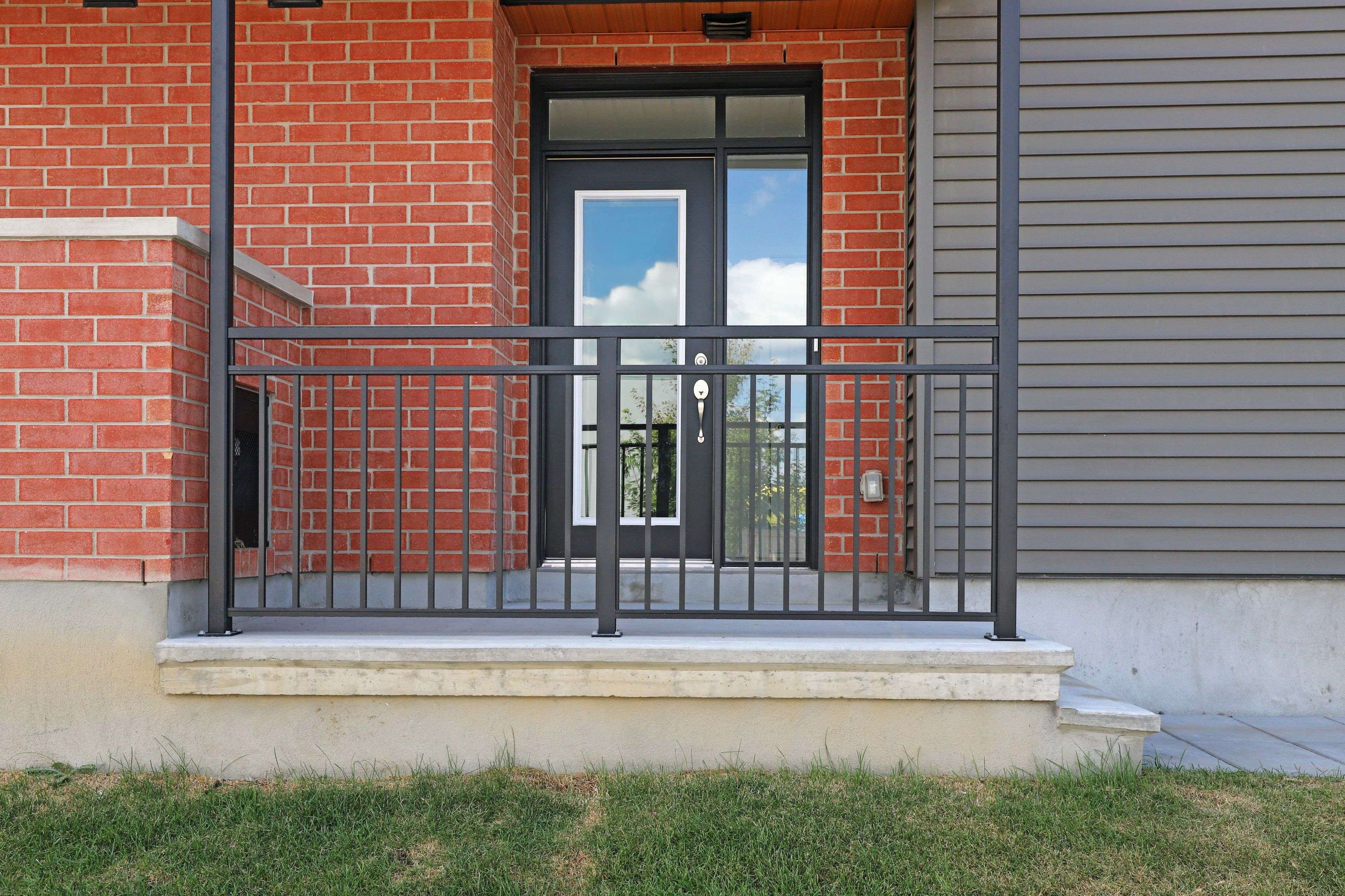 Blossom Park - Airport And Area, ON K1X 0M7,1220 Flycatcher Private