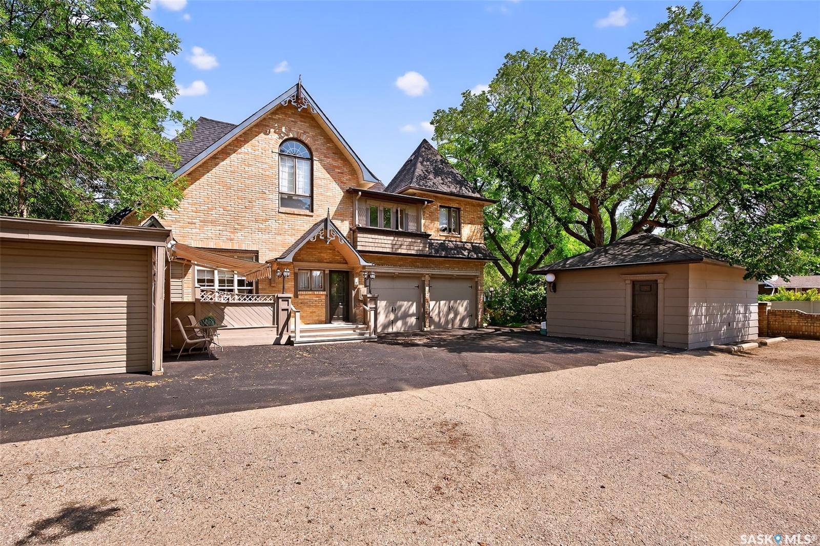 Moose Jaw, SK S6H 2R3,220 Hall STREET W