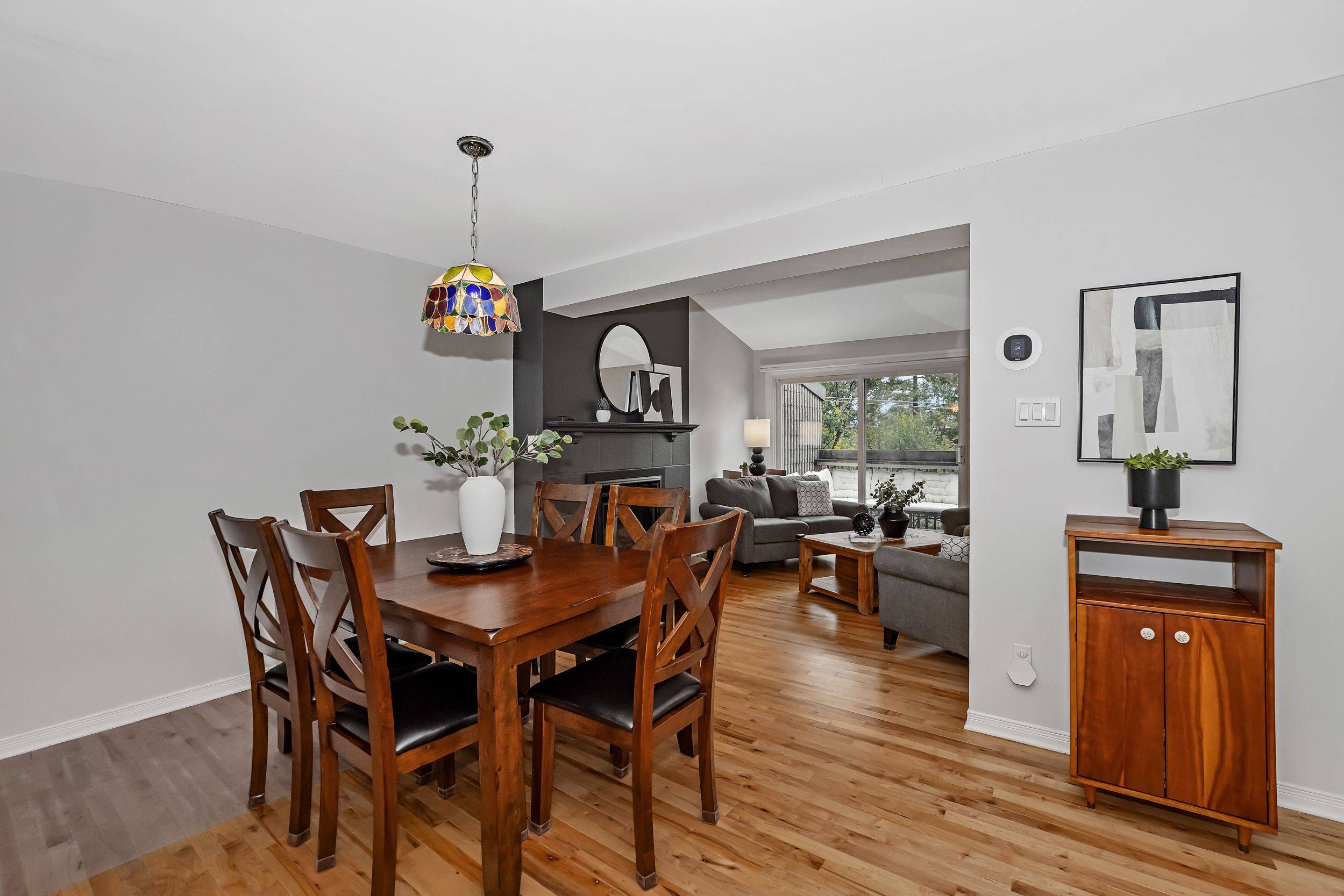 Woodroffe, ON K2B 8E2,1095 Ambleside DR