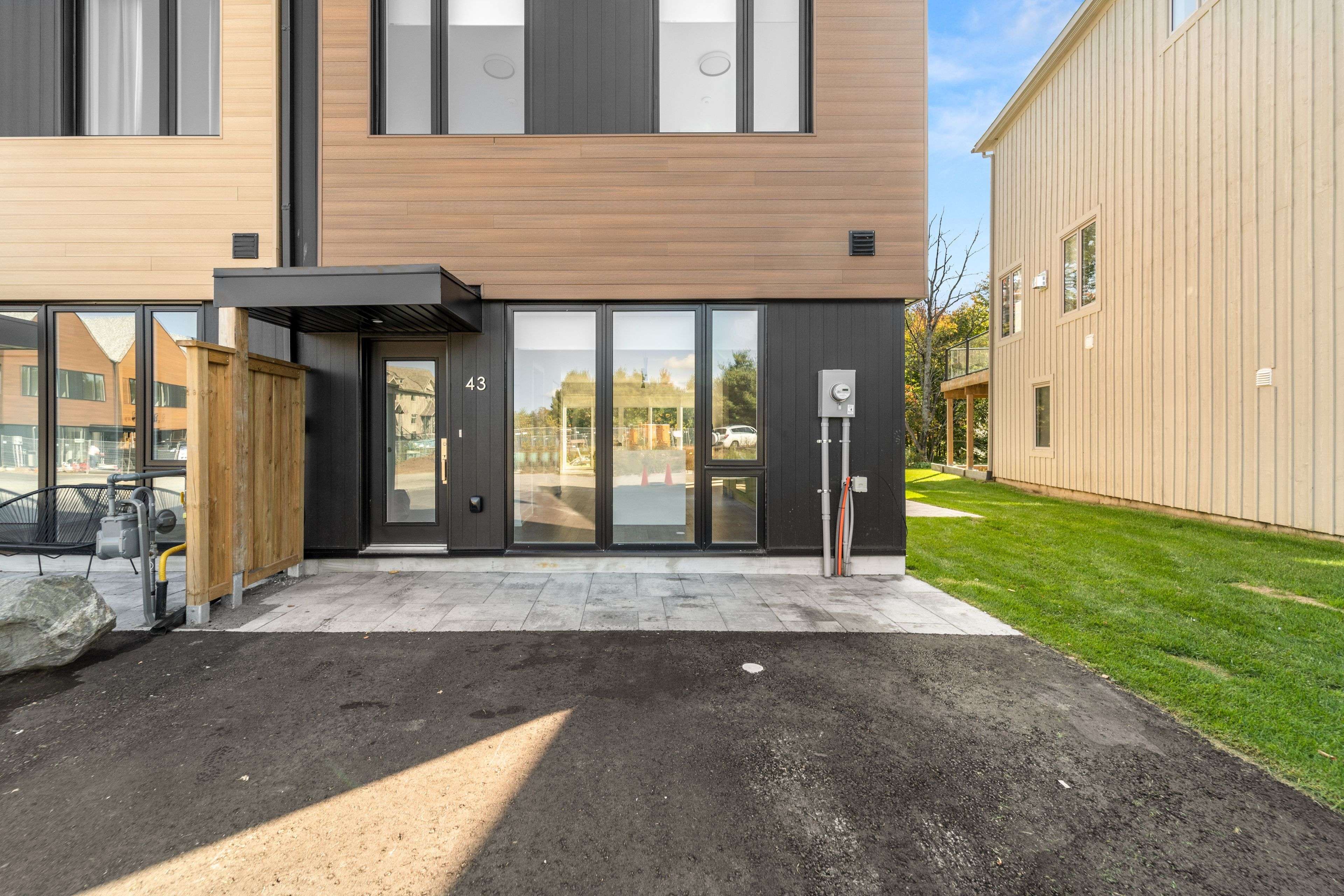 Gravenhurst, ON P1P 0A6,43 Rockmount CRES