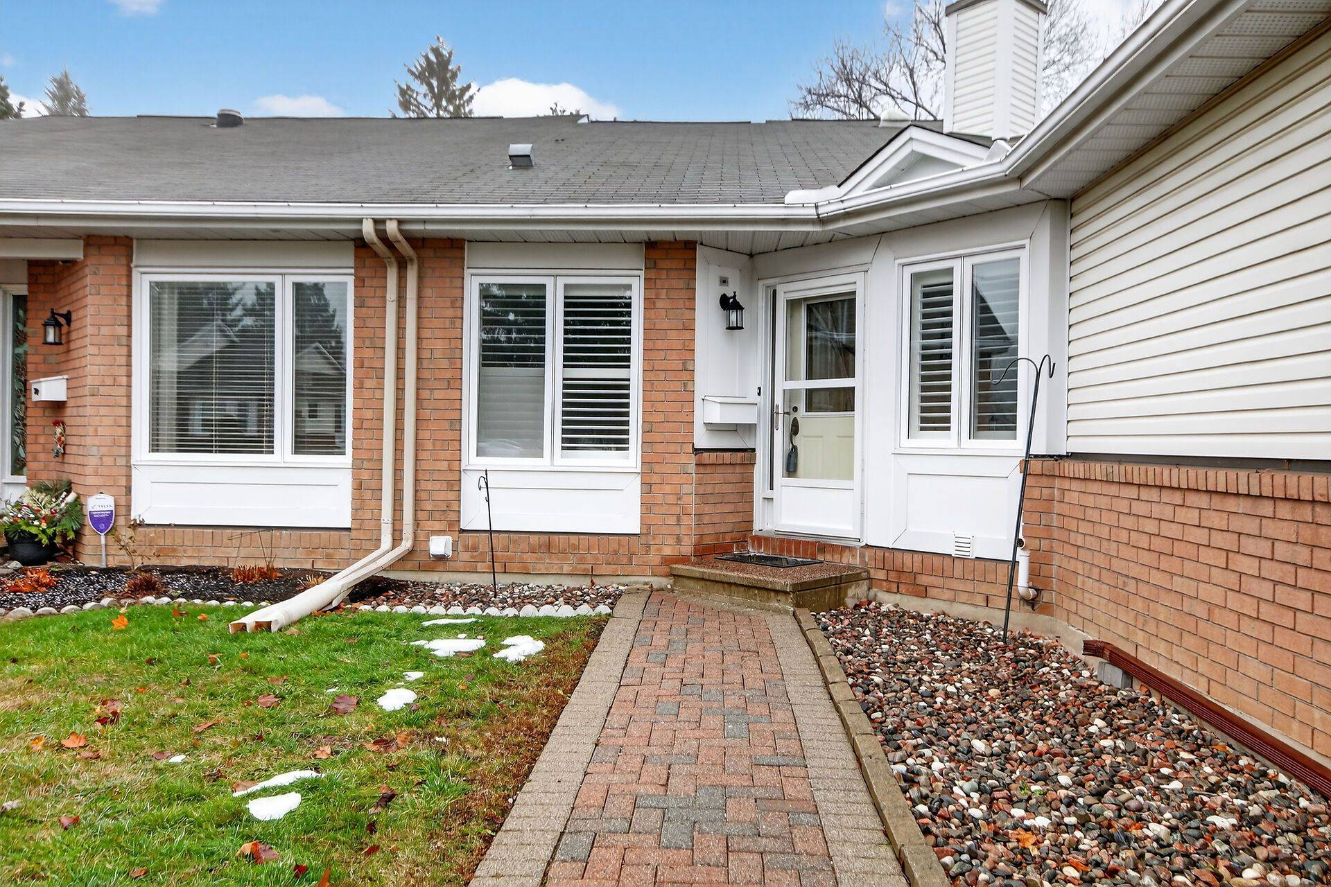 Stittsville - Munster - Richmond, ON K2S 1L3,9 Heather Glen CT