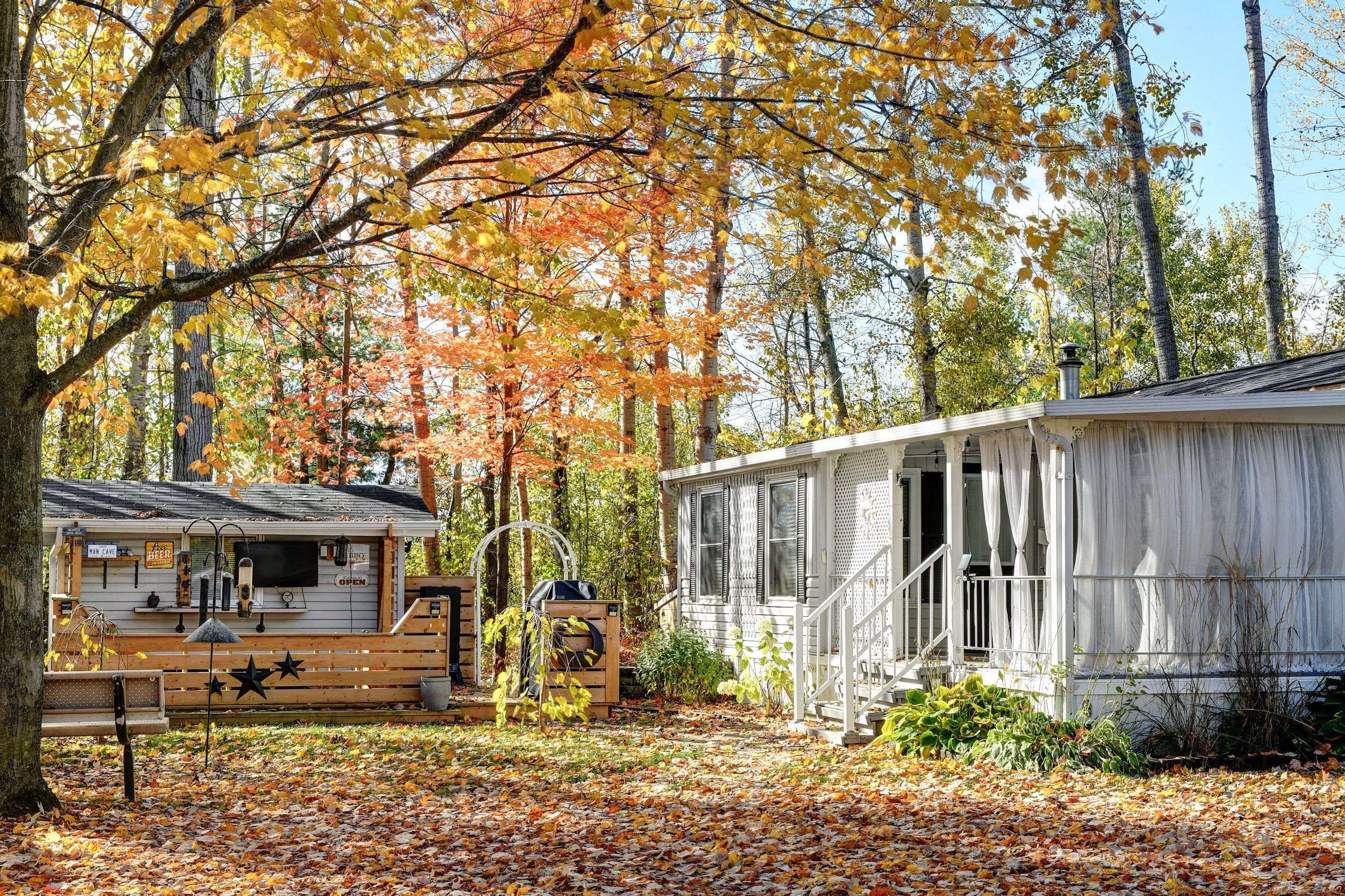 Springwater, ON L0L 1P0,8 Prince Edward DR