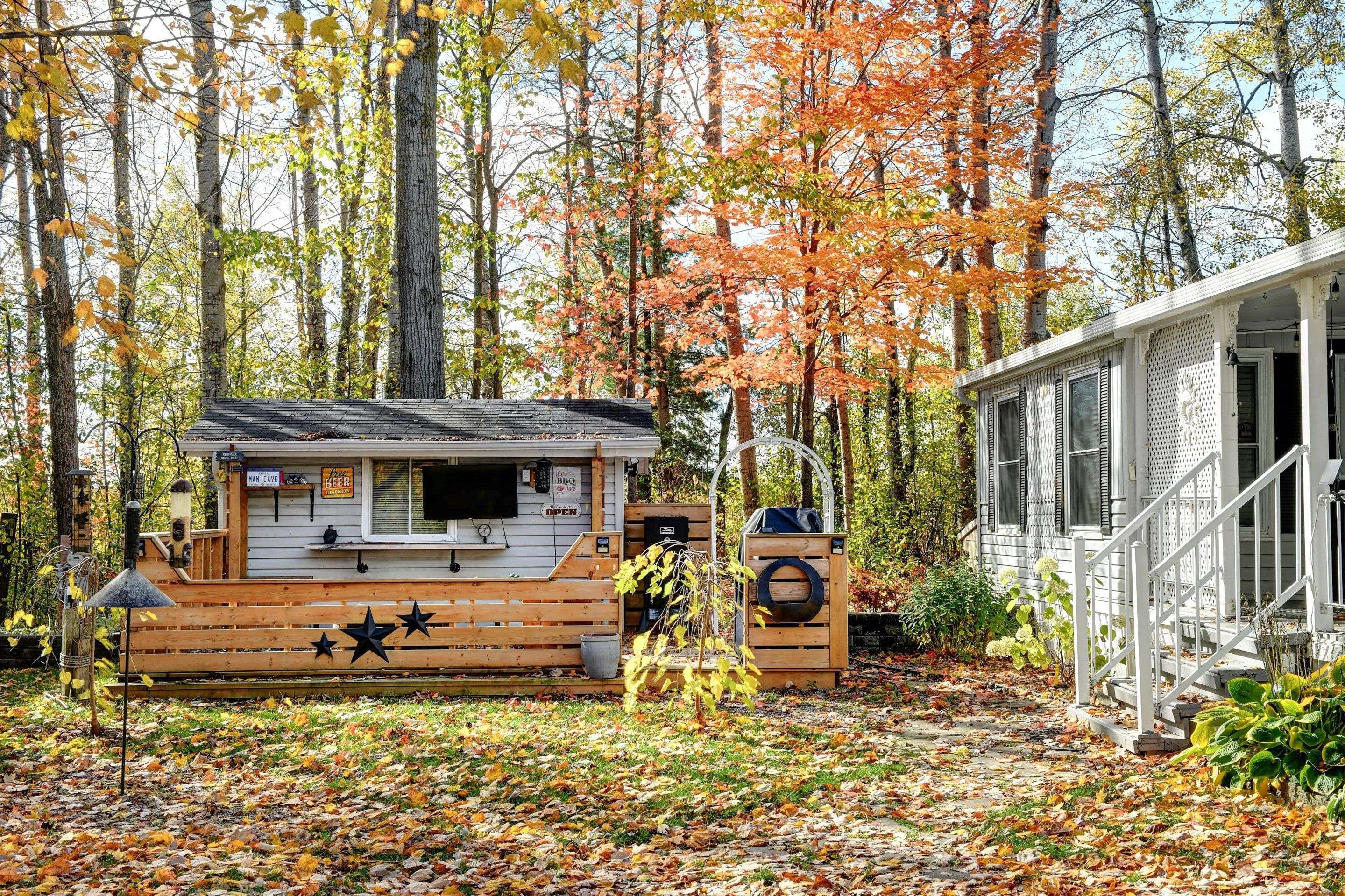 Springwater, ON L0L 1P0,8 Prince Edward DR