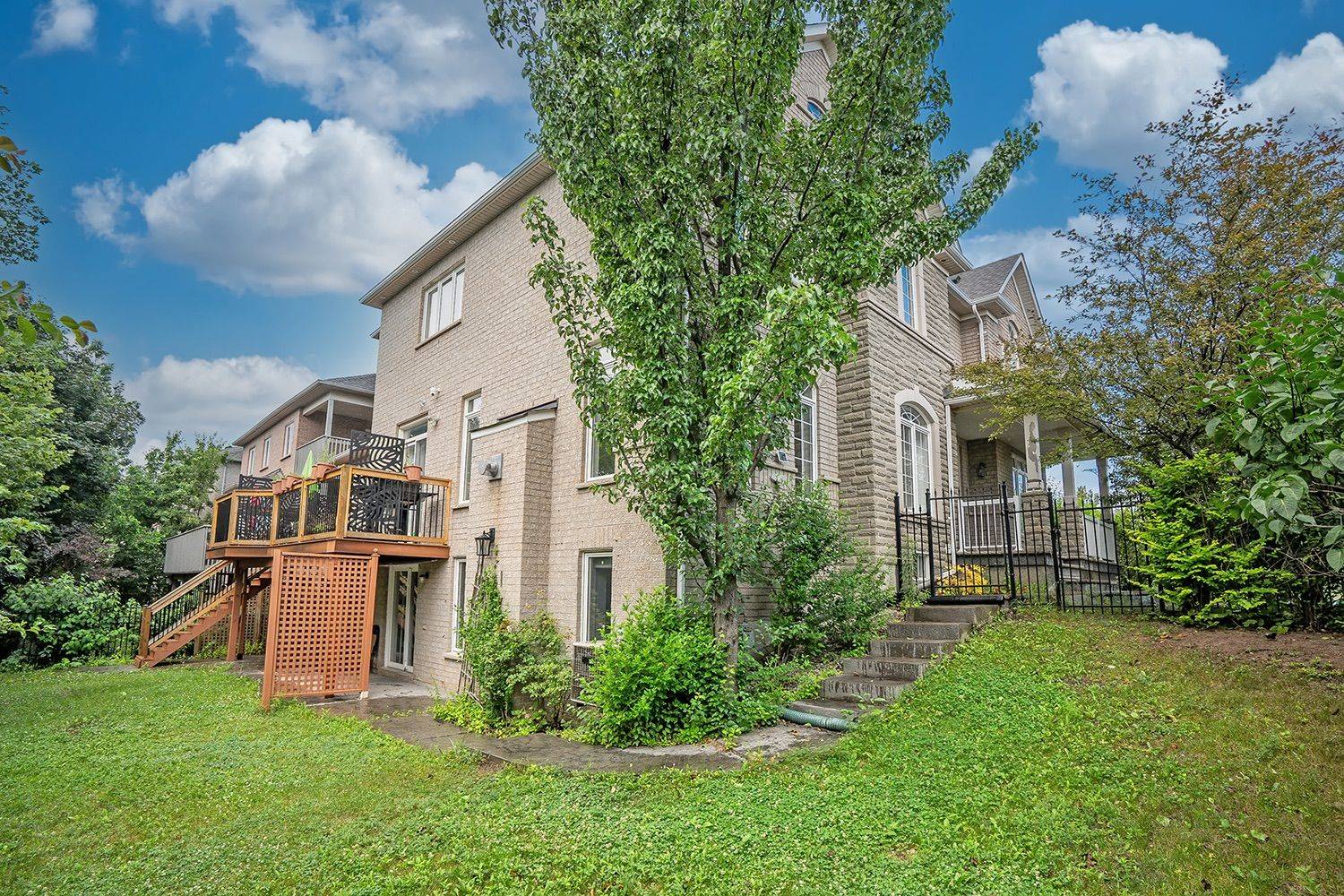 Burlington, ON L7L 6Z4,5410 Duchess CT #Lower