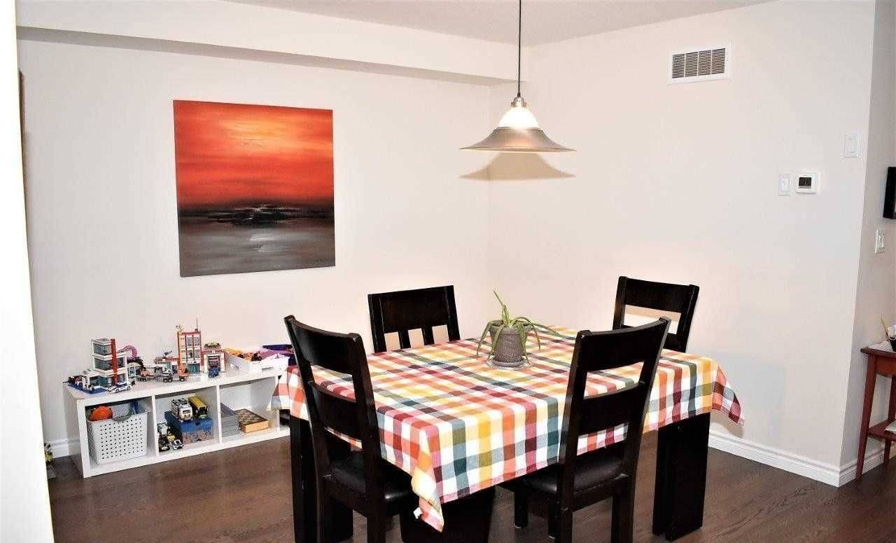 Guelph, ON N1L 1G6,233 Poppy Dr DR E