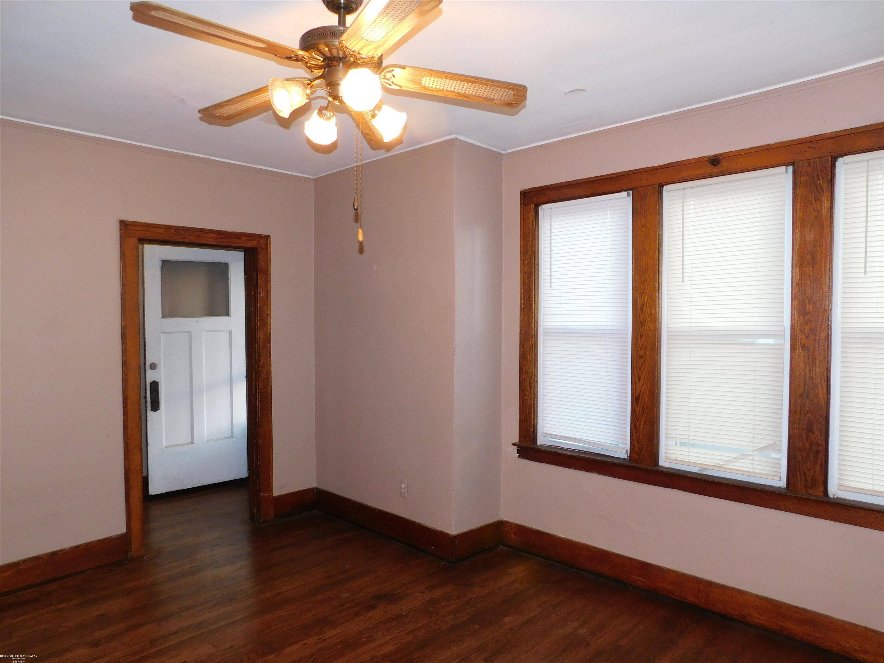 Grosse Pointe Park, MI 48230,1456 Wayburn ST