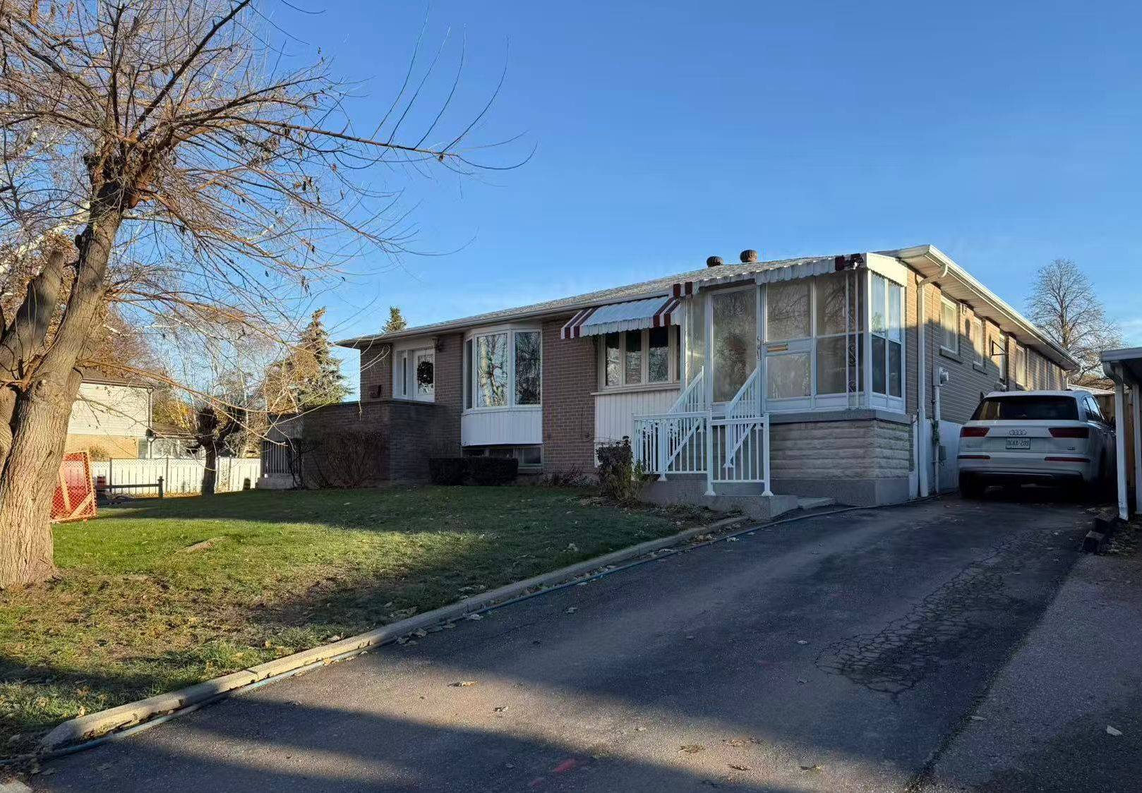 Toronto C15, ON M2H 2P6,336 Hollyberry TRL