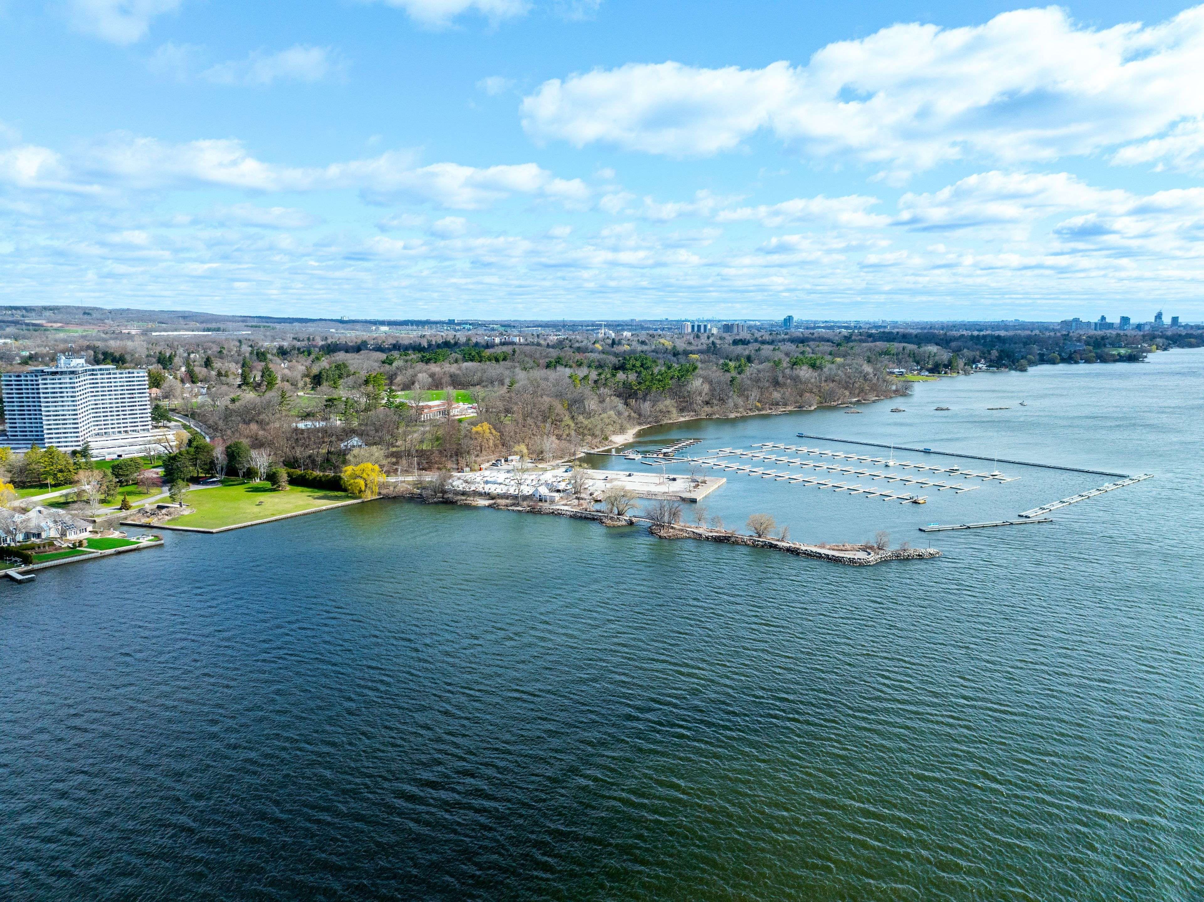 Burlington, ON L7T 4G9,800 Lasalle Park RD