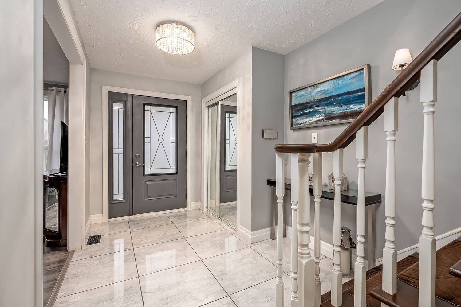 Hamilton, ON L8V 4W8,383 East 24th ST