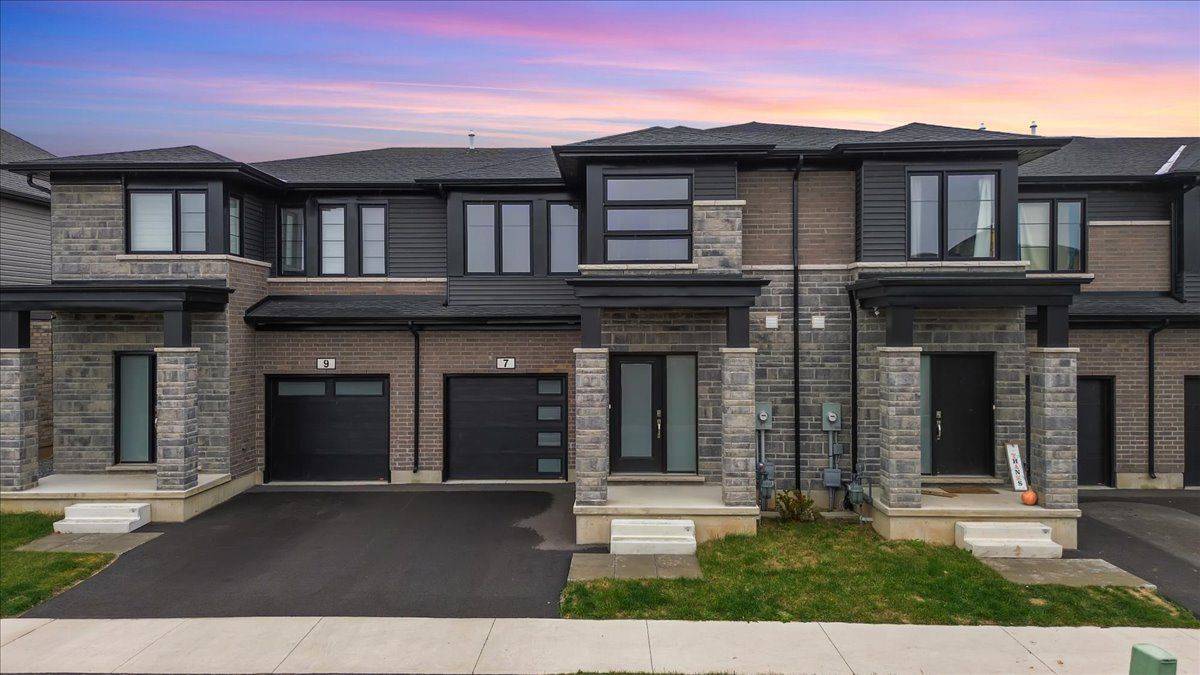 Pelham, ON L3B 5N5,7 Saffron WAY