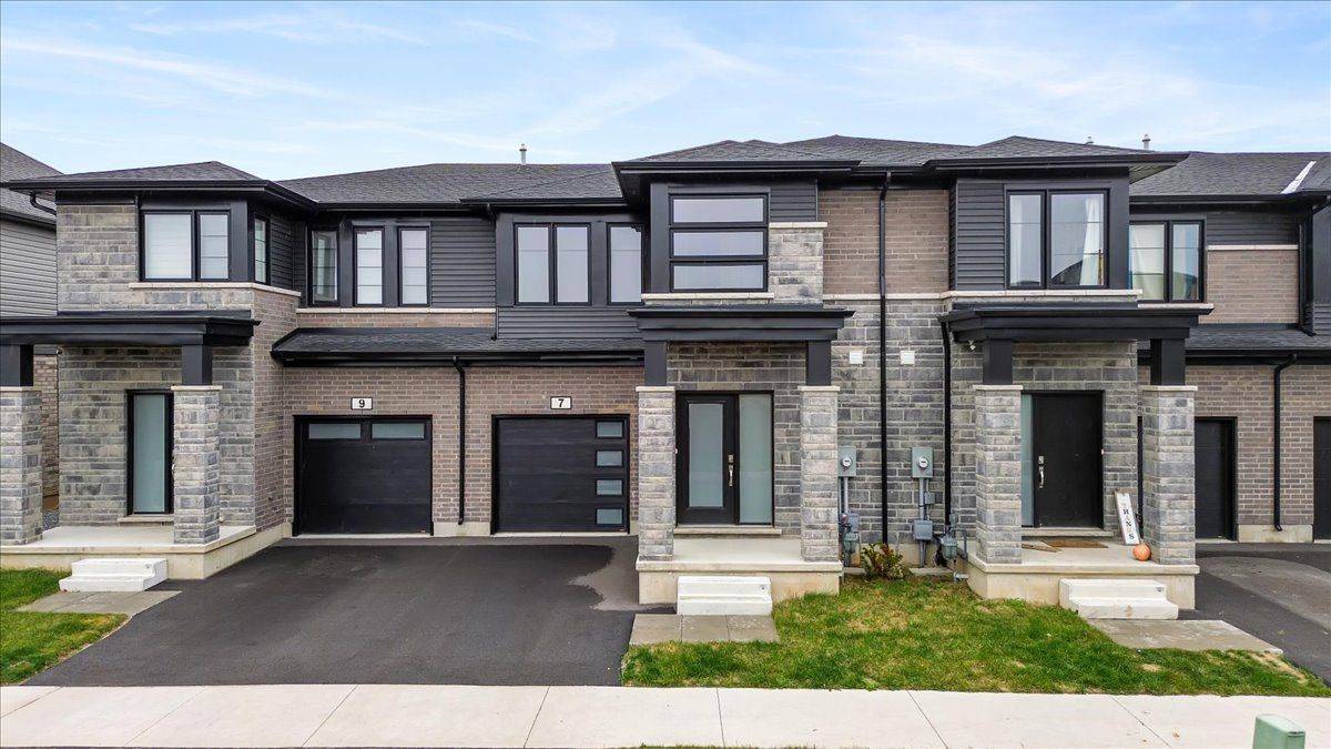 Pelham, ON L3B 5N5,7 Saffron WAY