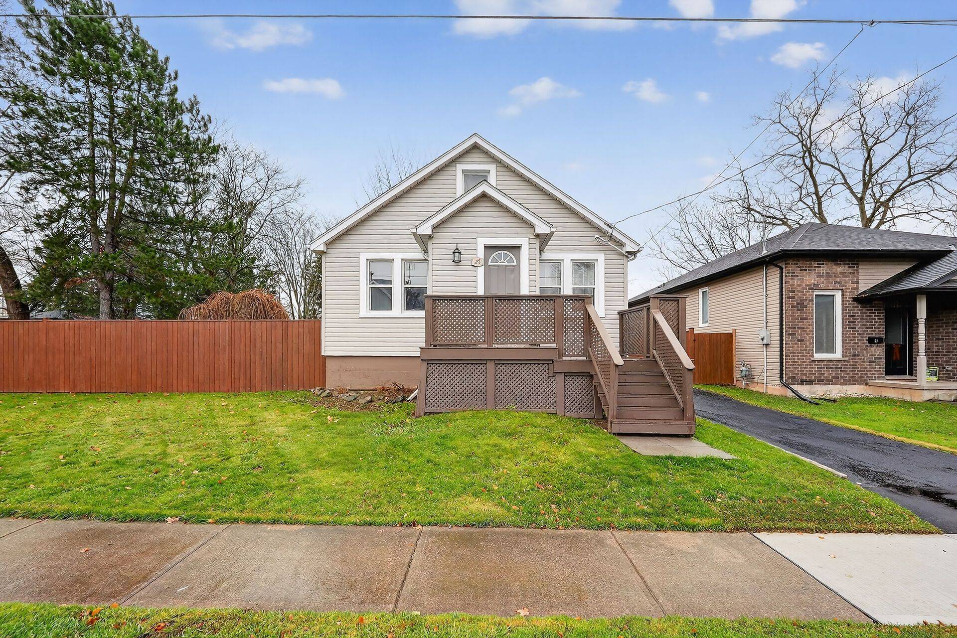 Welland, ON L3B 3P6,25 Almond ST