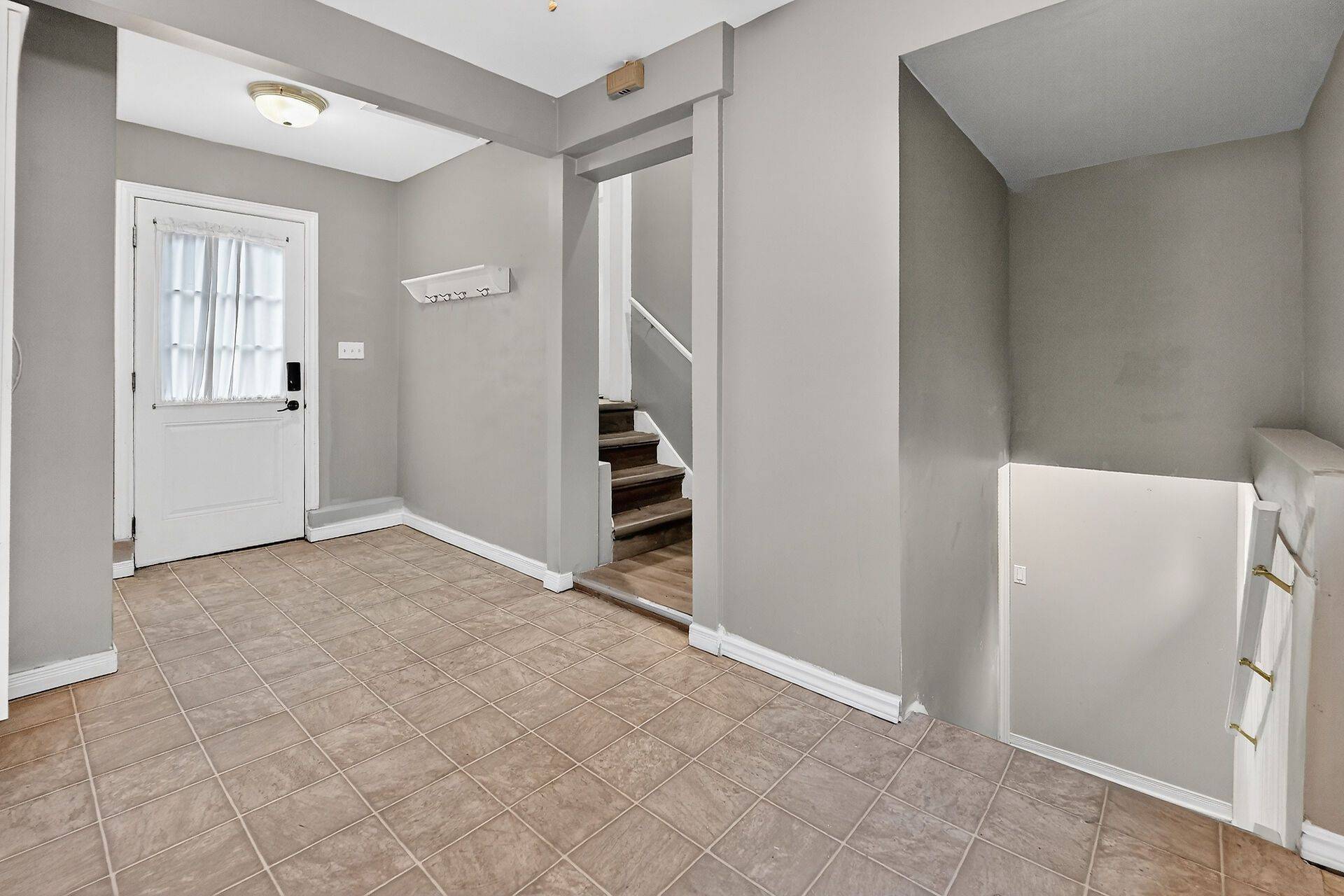 Welland, ON L3B 3P6,25 Almond ST