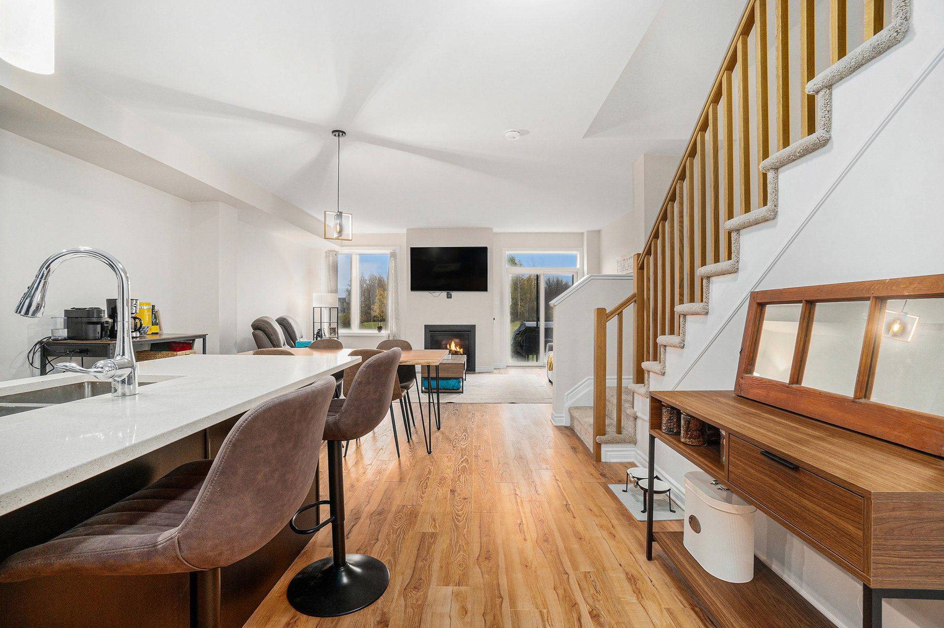 Russell, ON K0A 1W0,93 Richelieu ST