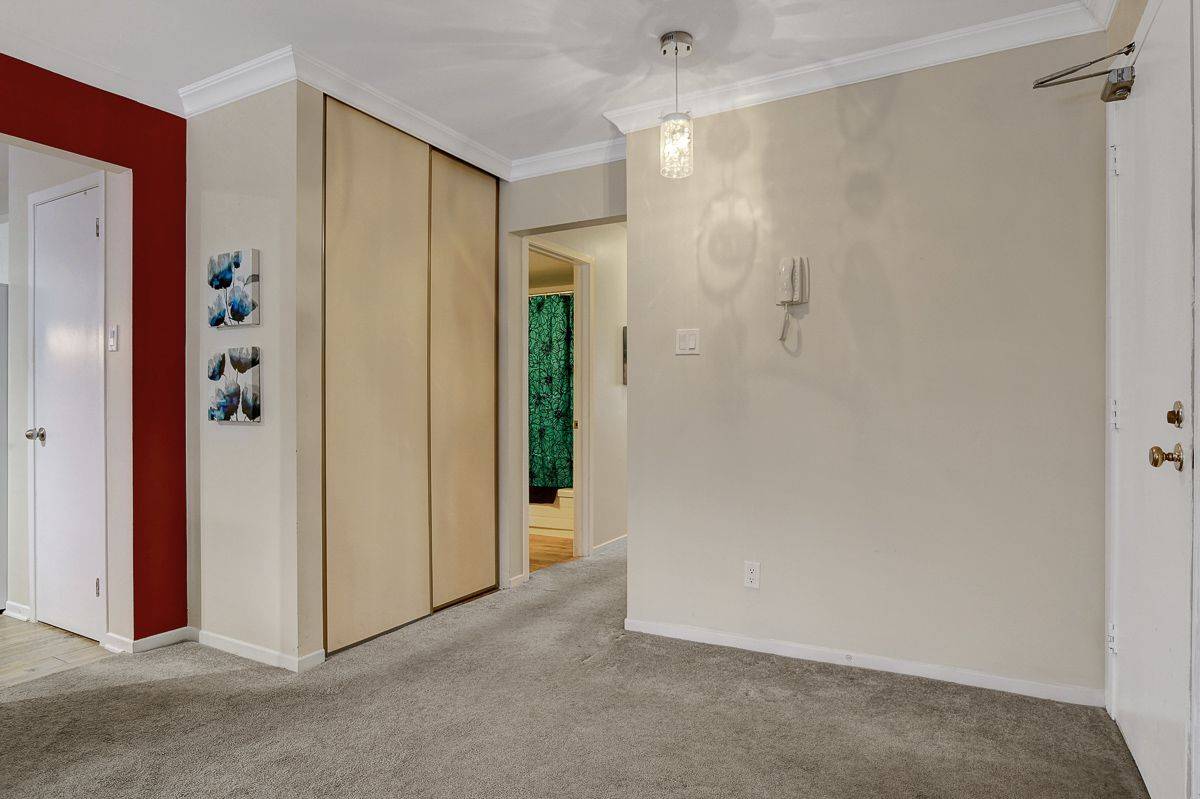 Kanata, ON K2M 1E2,216 Equestrian DR #B