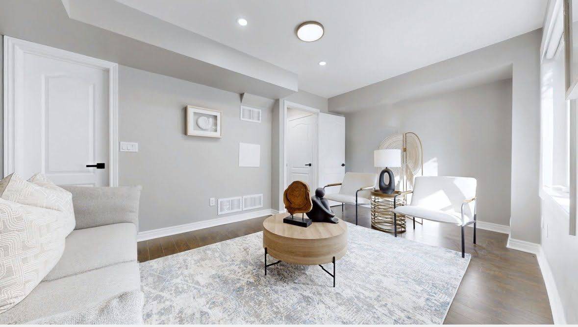 Markham, ON L3T 7X4,220 South Park RD