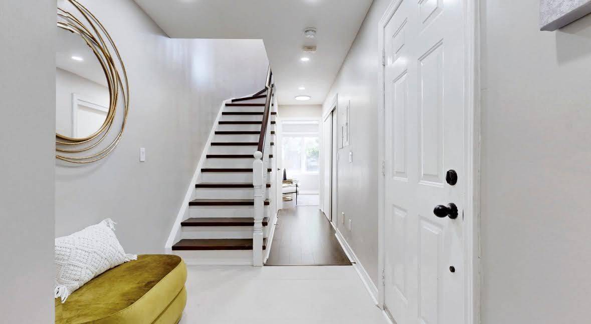 Markham, ON L3T 7X4,220 South Park RD