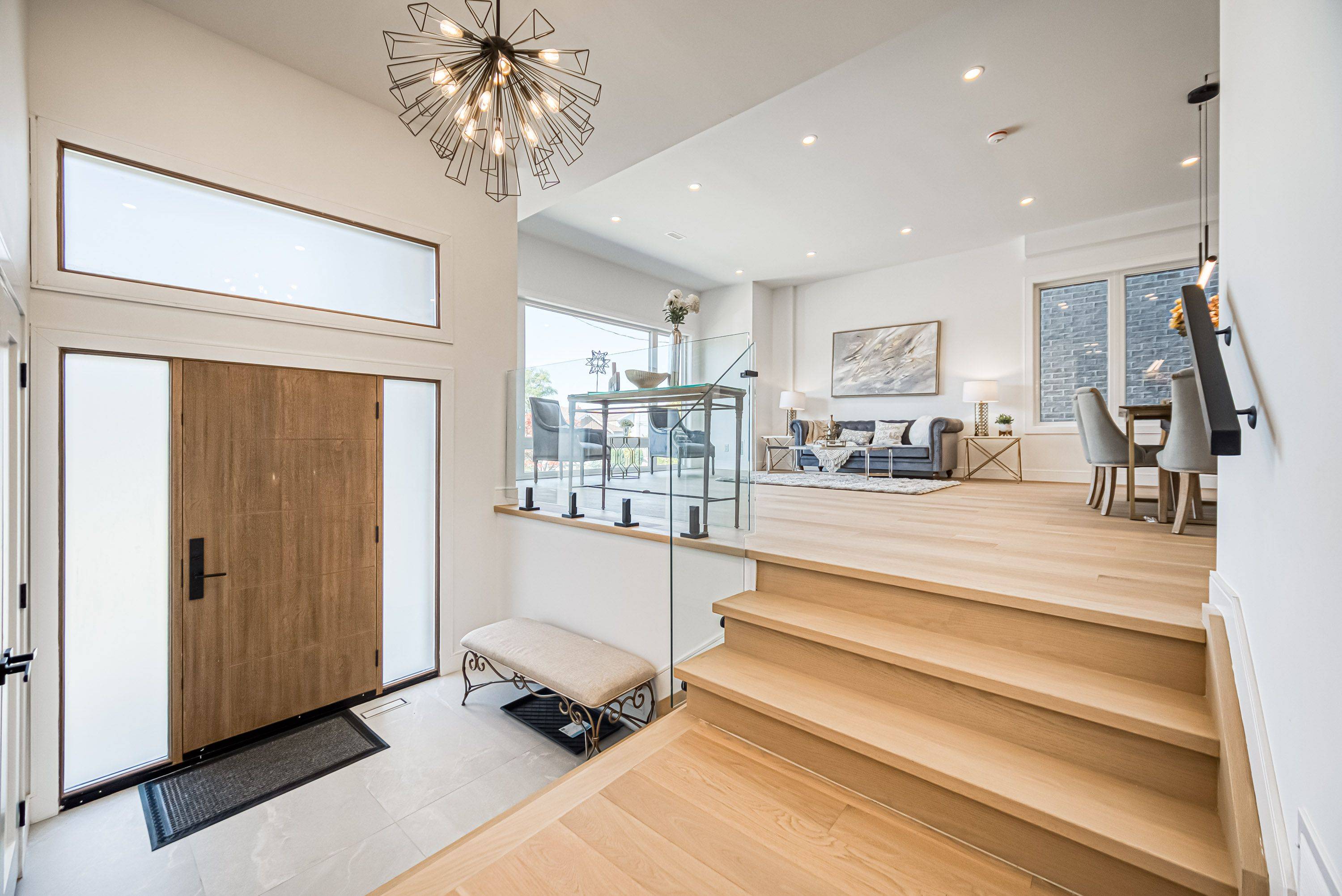 Toronto E04, ON M1L 3B7,67 Bexhill AVE