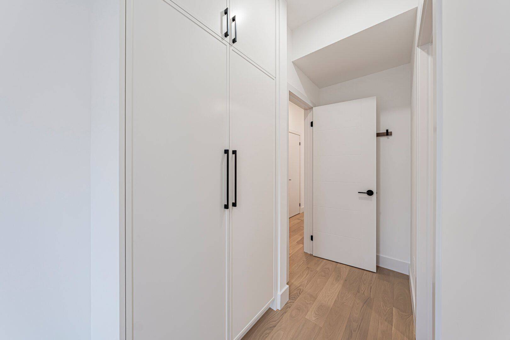 Toronto W03, ON M6E 1Y1,14 Holmesdale RD #101